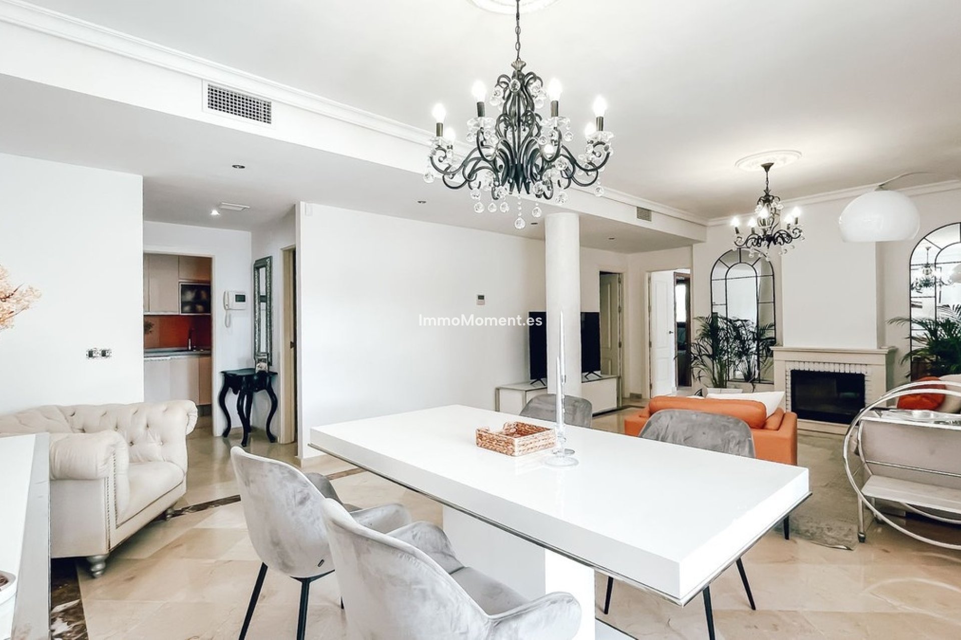 Resale - Apartment - Marbella - Puerto Banús