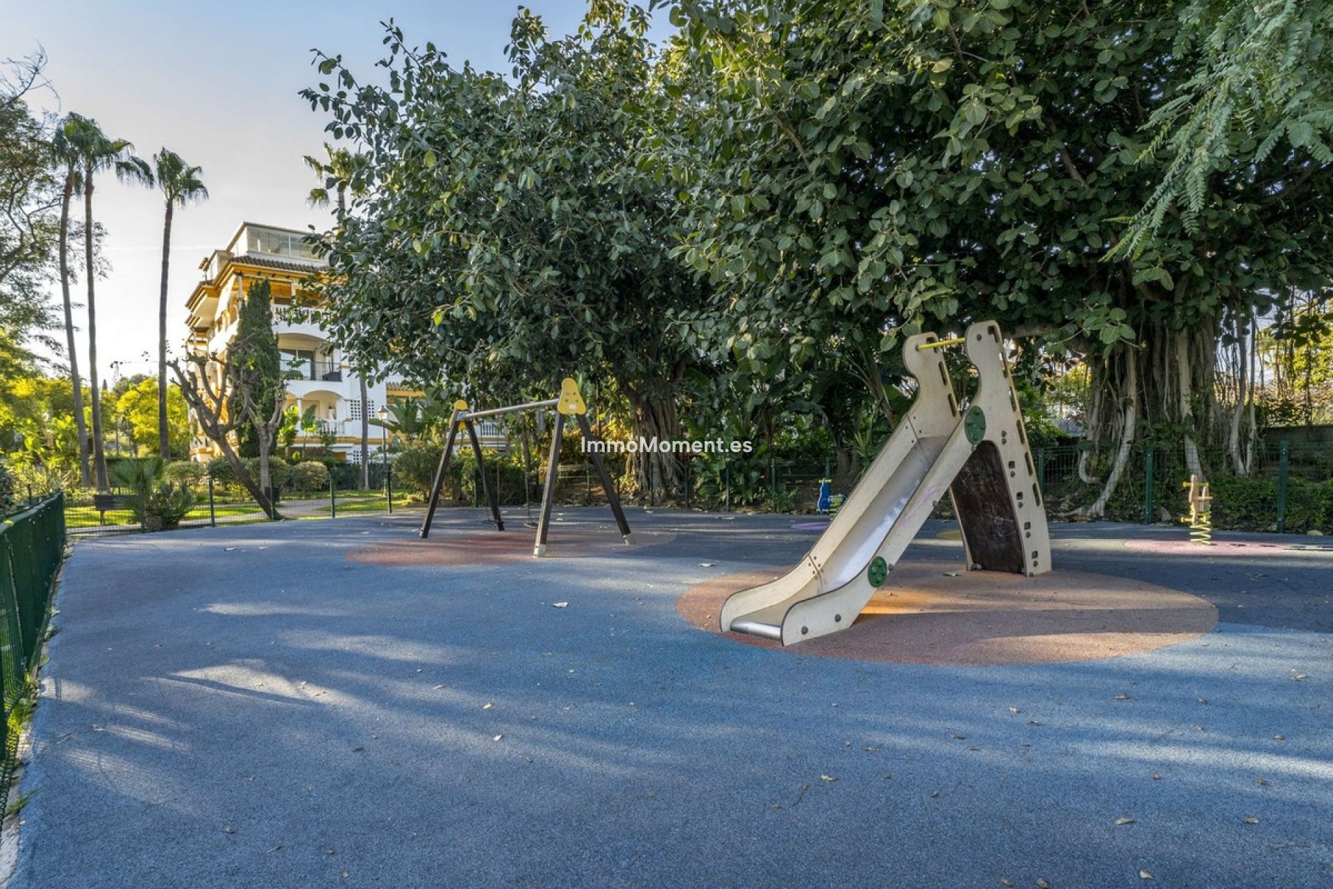 Resale - Apartment - Marbella - Puerto Banús