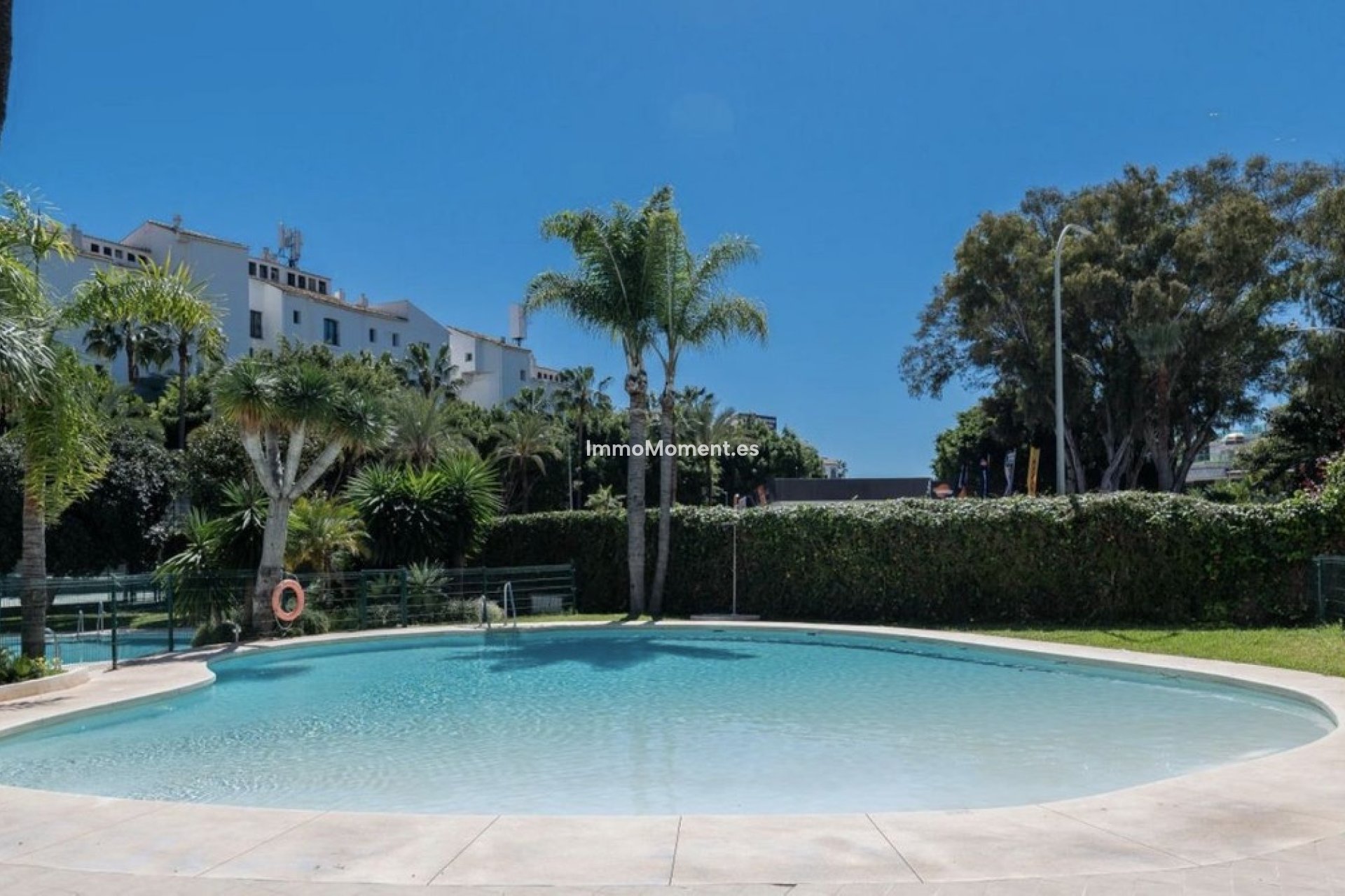 Resale - Apartment - Marbella - Puerto Banús