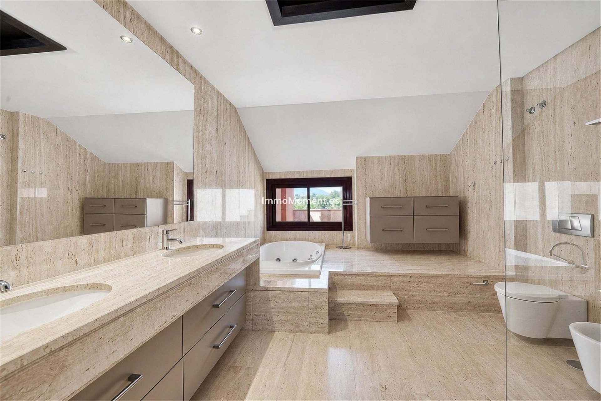 Resale - Apartment - Marbella - Puerto Banús