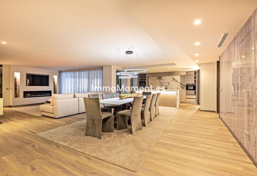 Resale - Apartment - Marbella - Puerto Banús