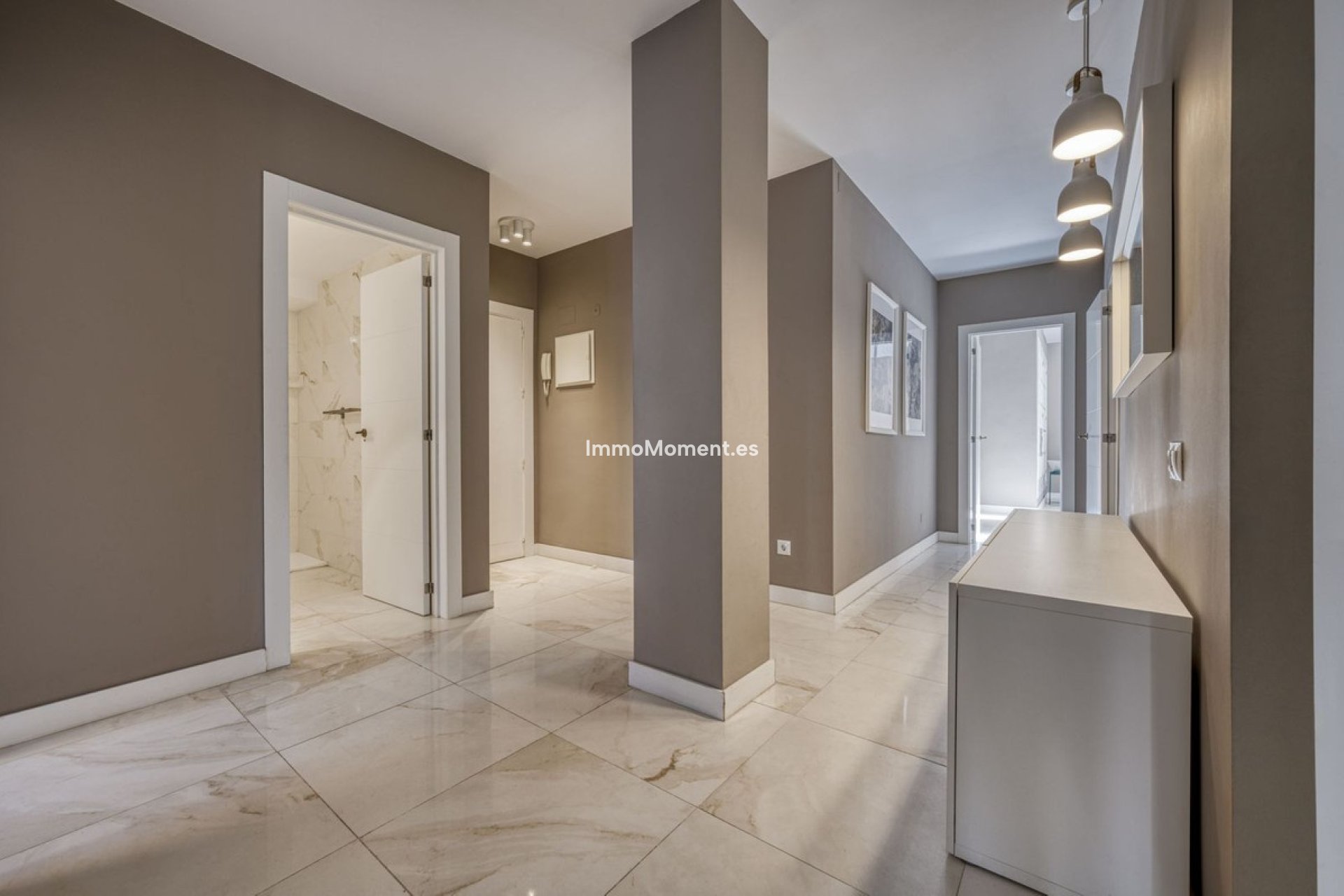 Resale - Apartment - Marbella - Puerto Banús