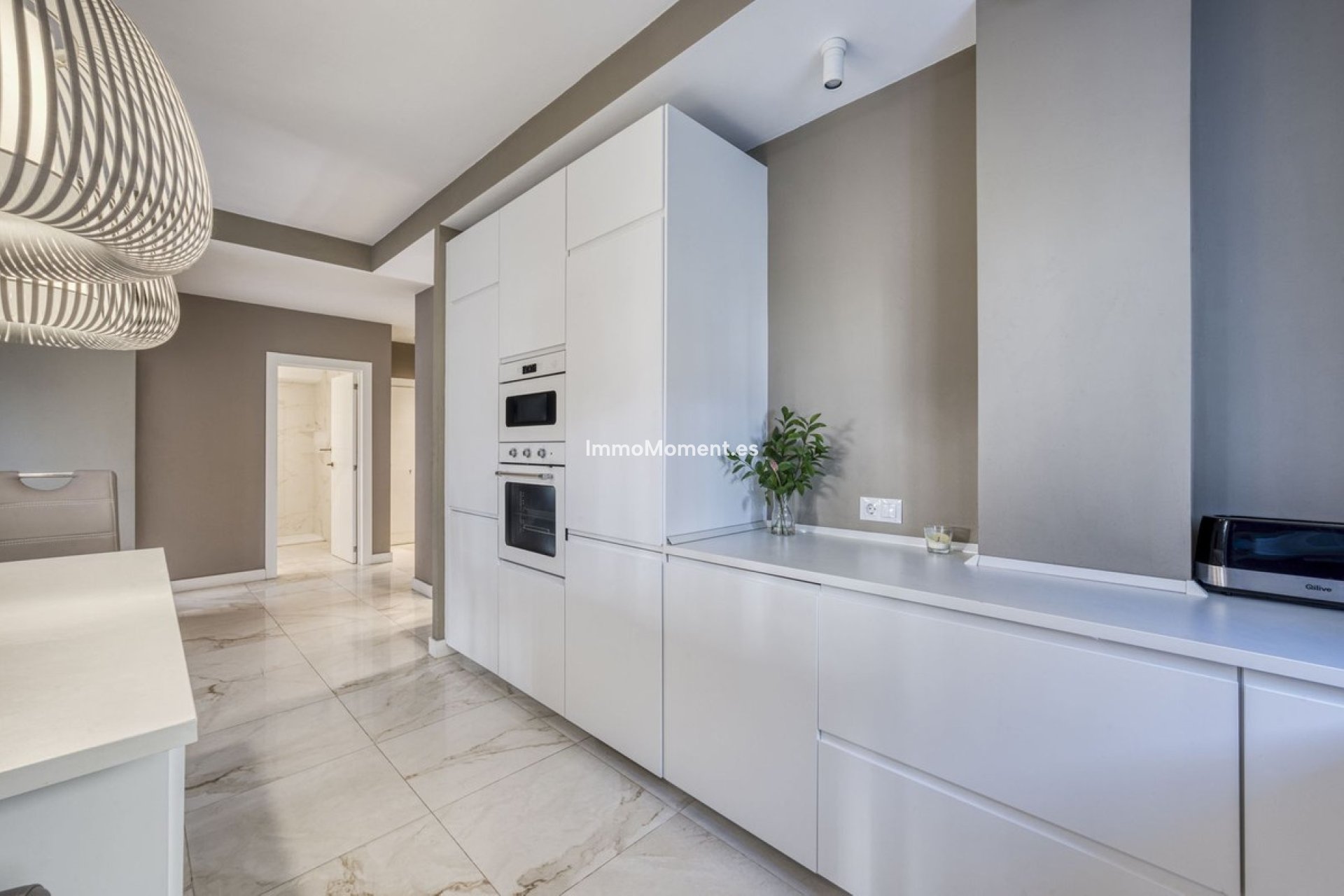 Resale - Apartment - Marbella - Puerto Banús