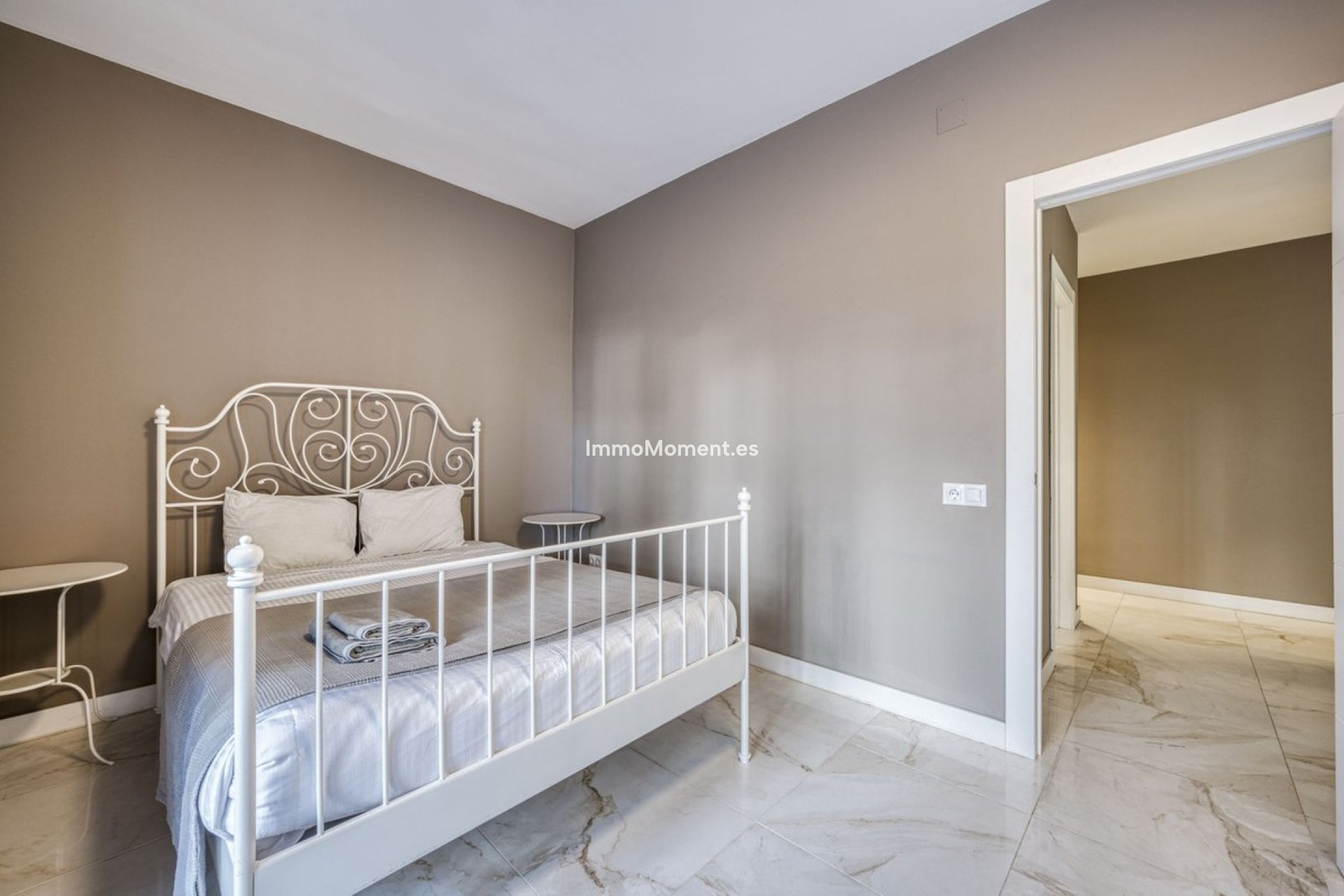 Resale - Apartment - Marbella - Puerto Banús