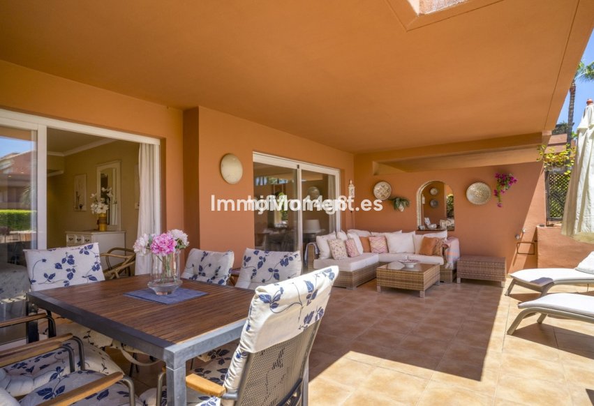 Resale - Apartment - Marbella - Puerto Banús