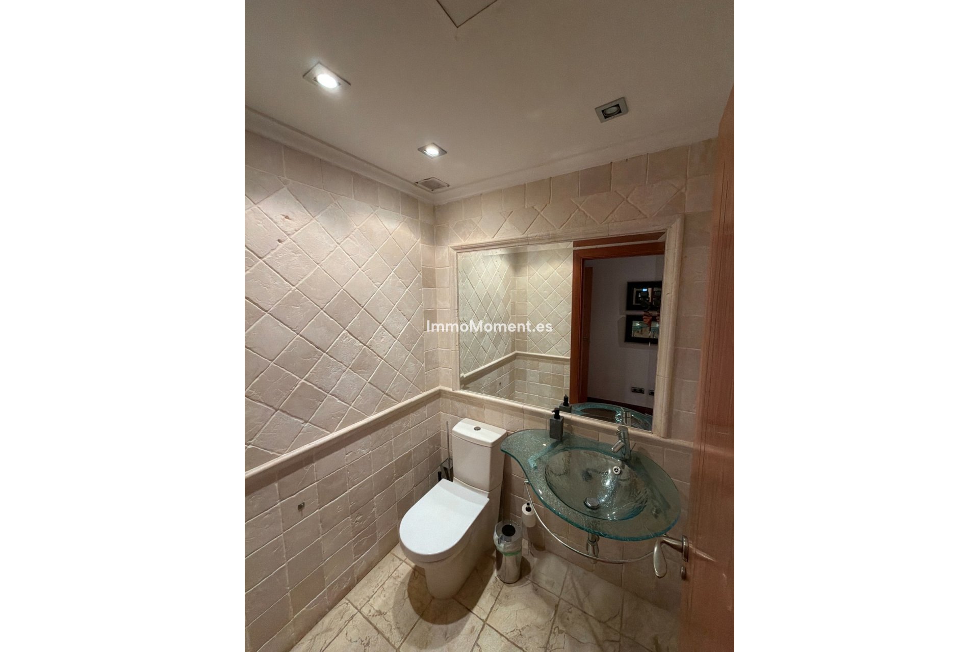 Resale - Apartment - Marbella - Puerto Banús
