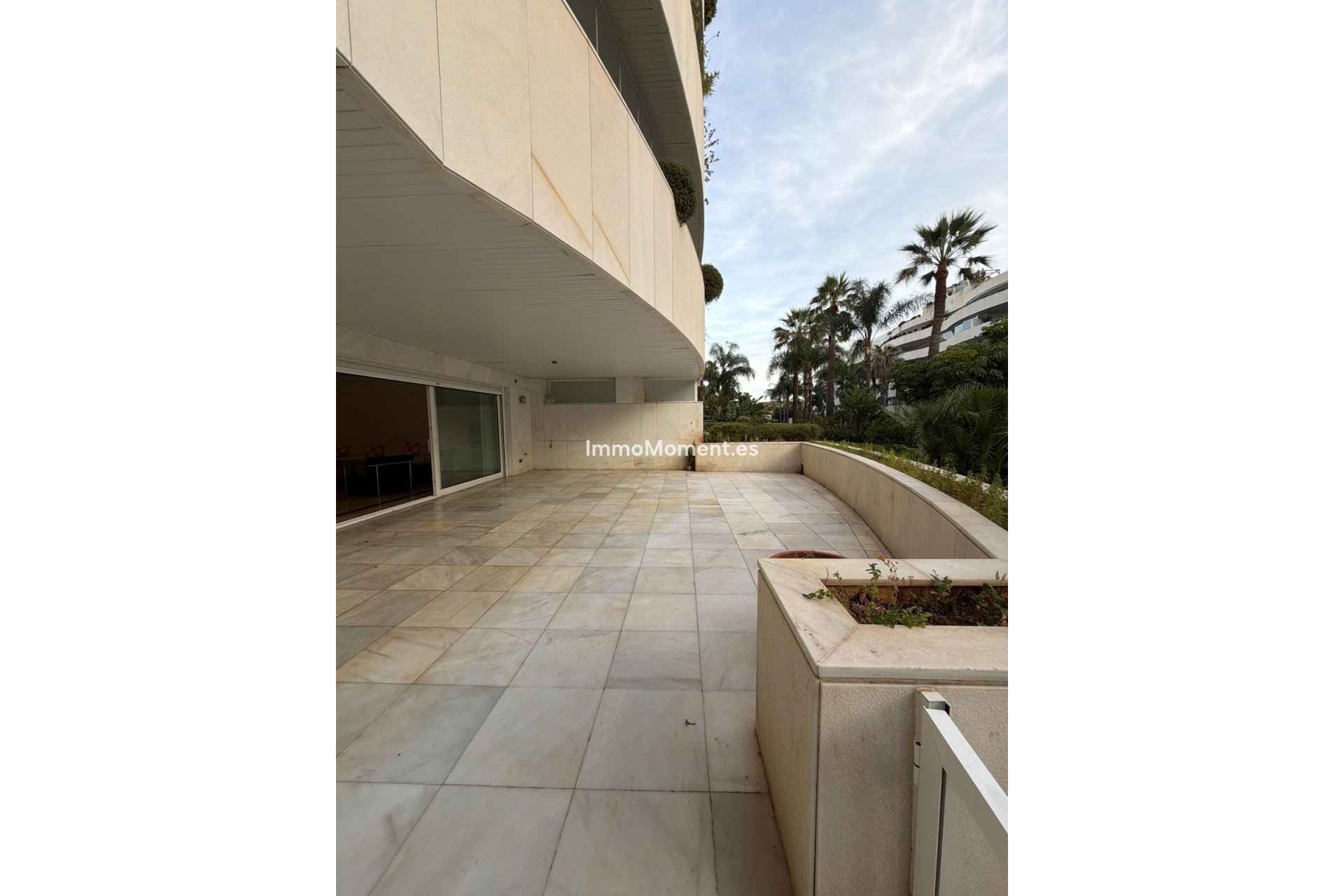 Resale - Apartment - Marbella - Puerto Banús