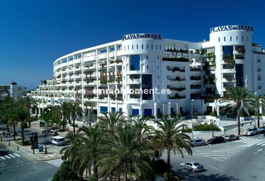 Resale - Apartment - Marbella - Puerto Banús