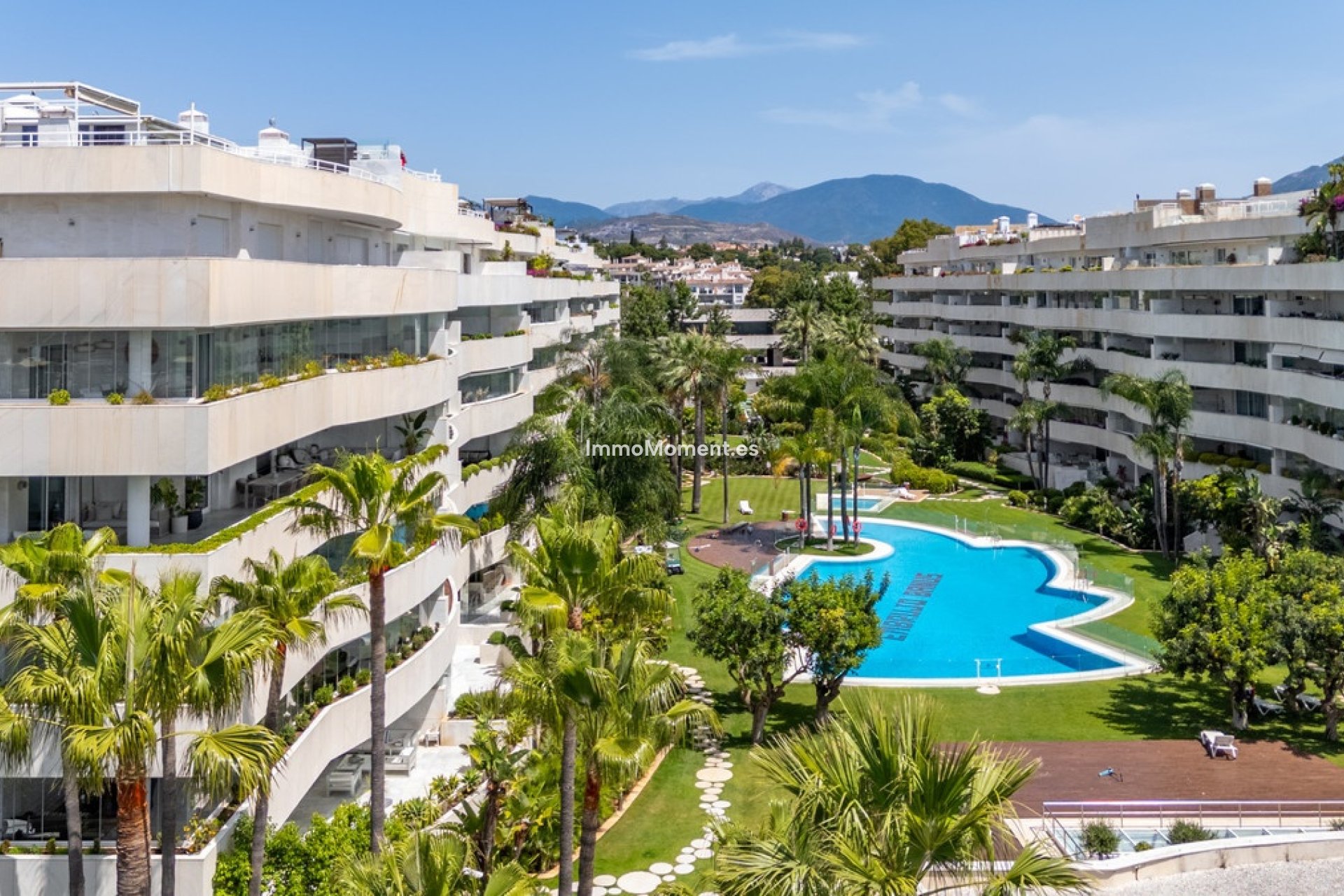Resale - Apartment - Marbella - Puerto Banús