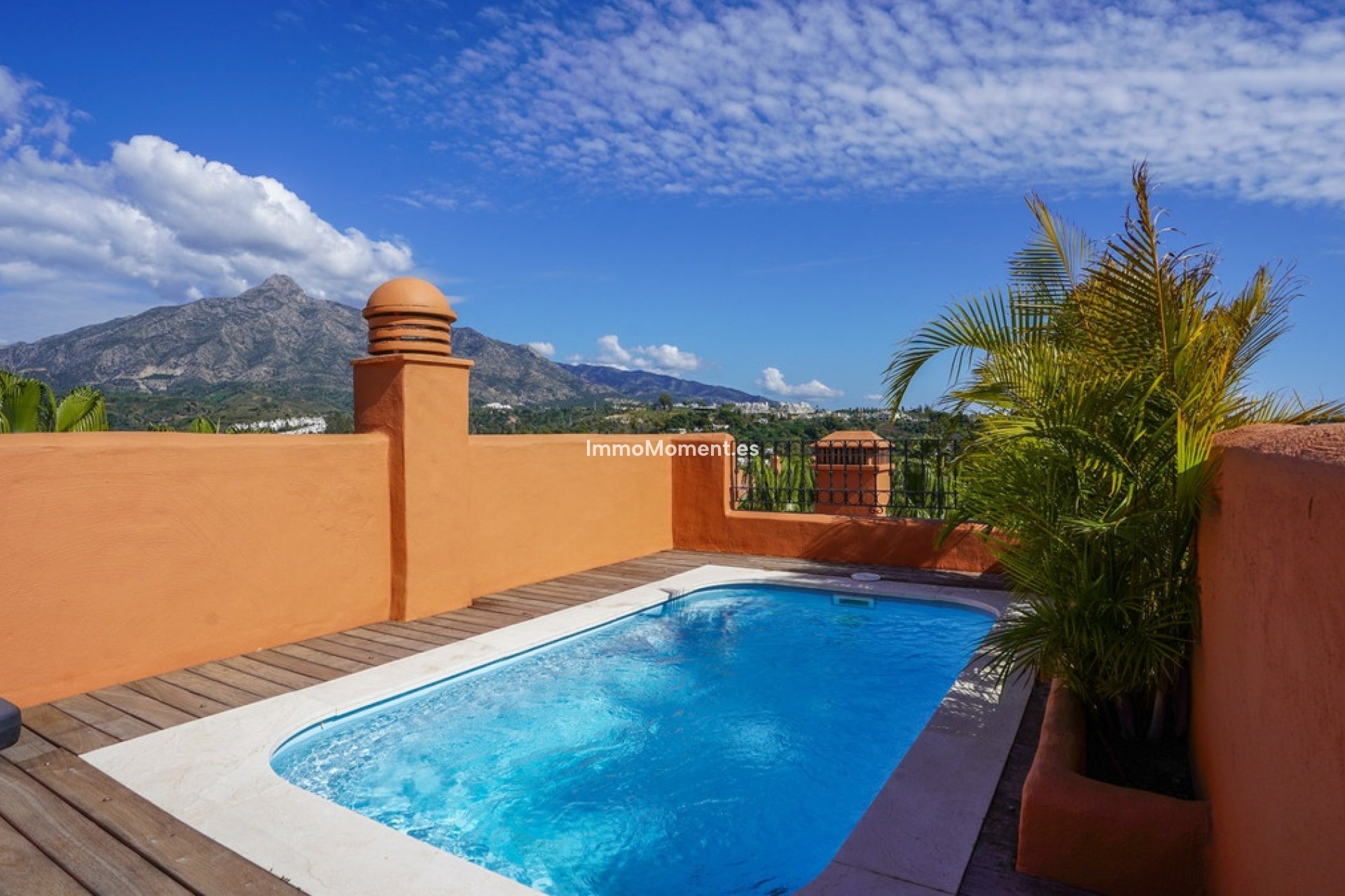 Resale - Apartment - Marbella - Puerto Banús