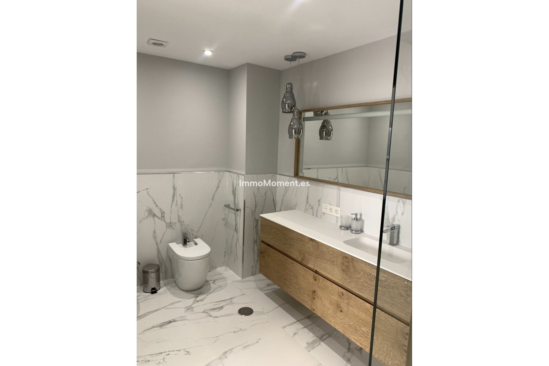 Resale - Apartment - Marbella - Puerto Banús
