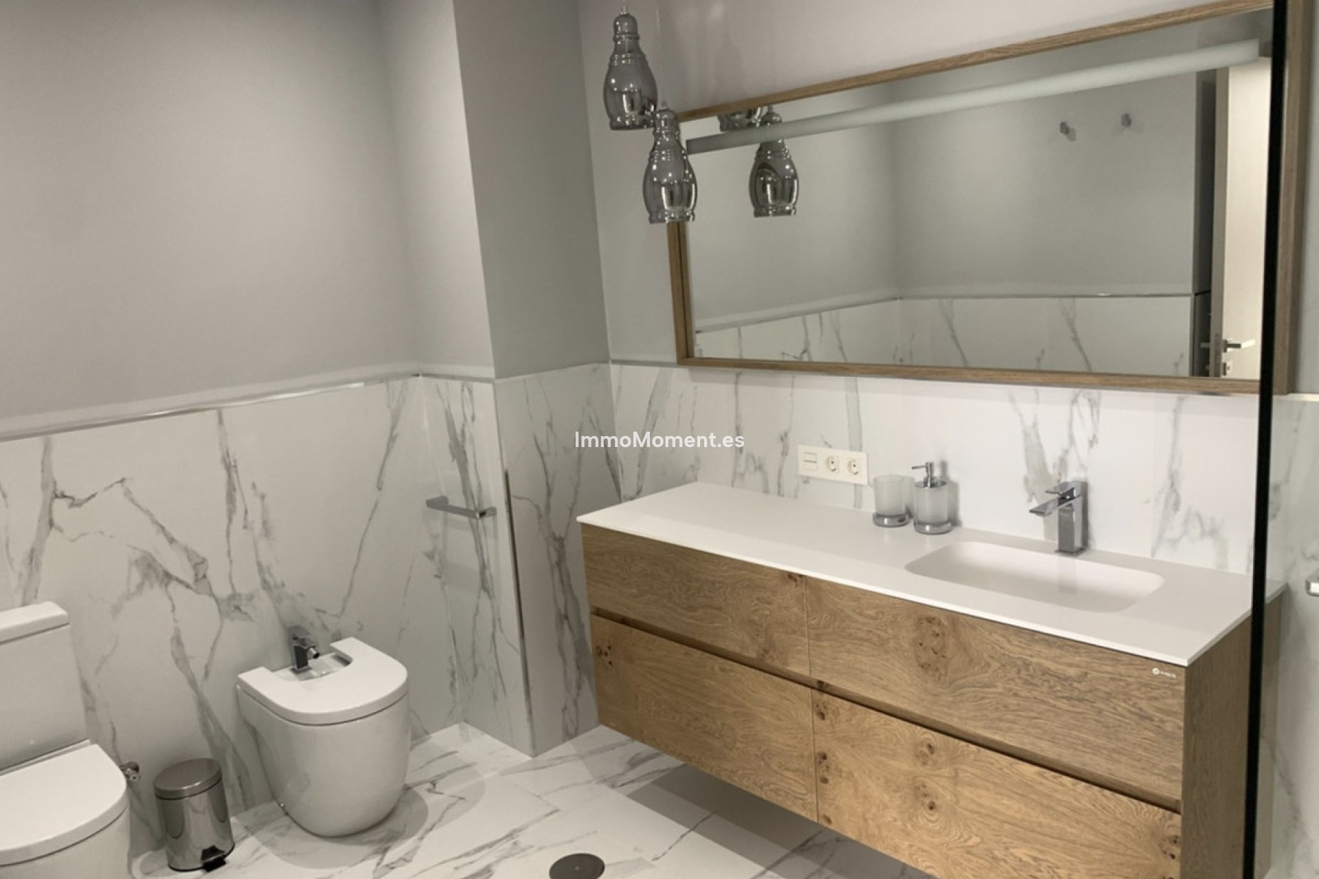 Resale - Apartment - Marbella - Puerto Banús