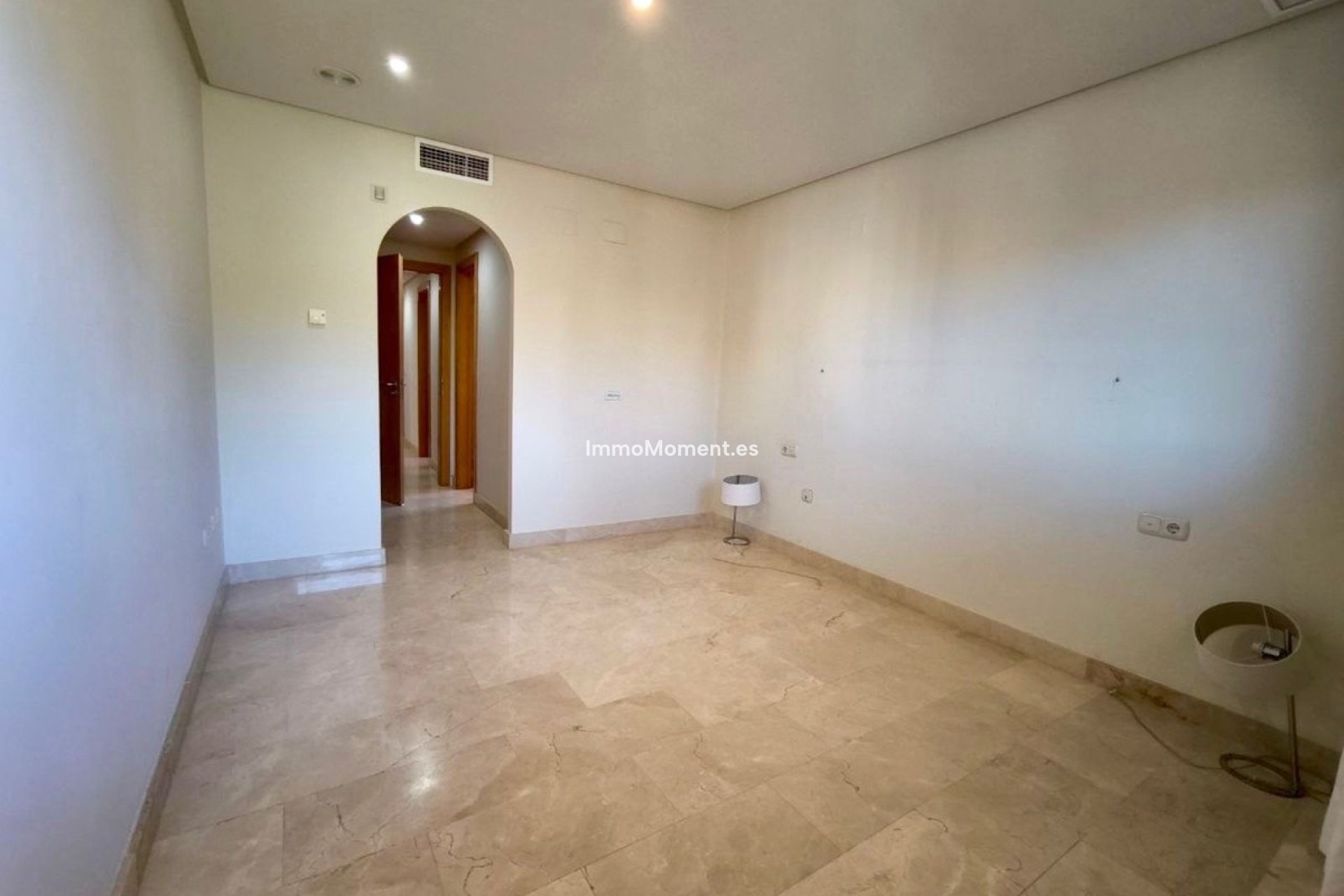 Resale - Apartment - Marbella - Puerto Banús