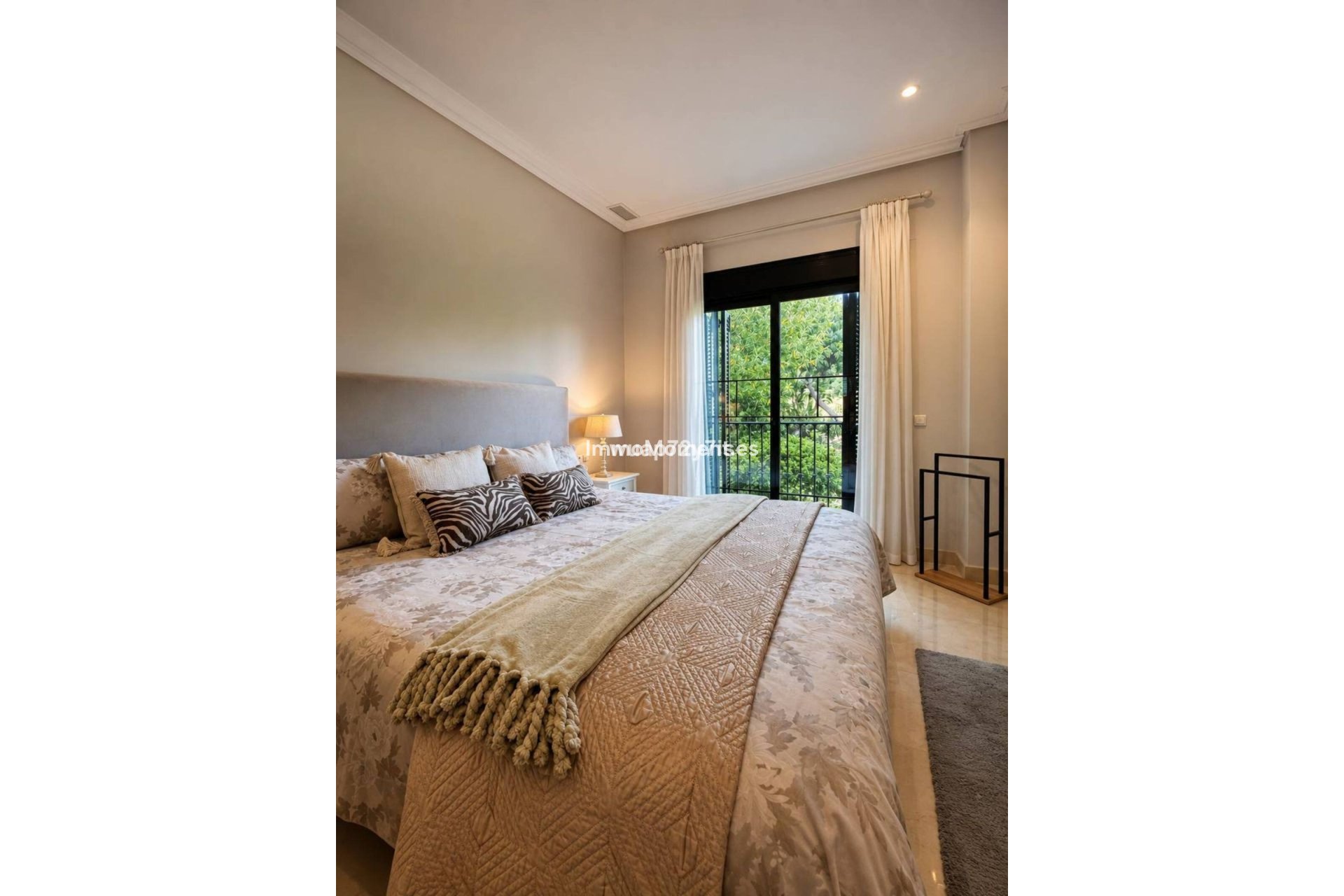 Resale - Apartment - Marbella - Puerto Banús