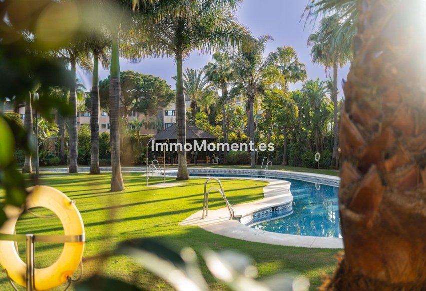 Resale - Apartment - Marbella - Puerto Banús