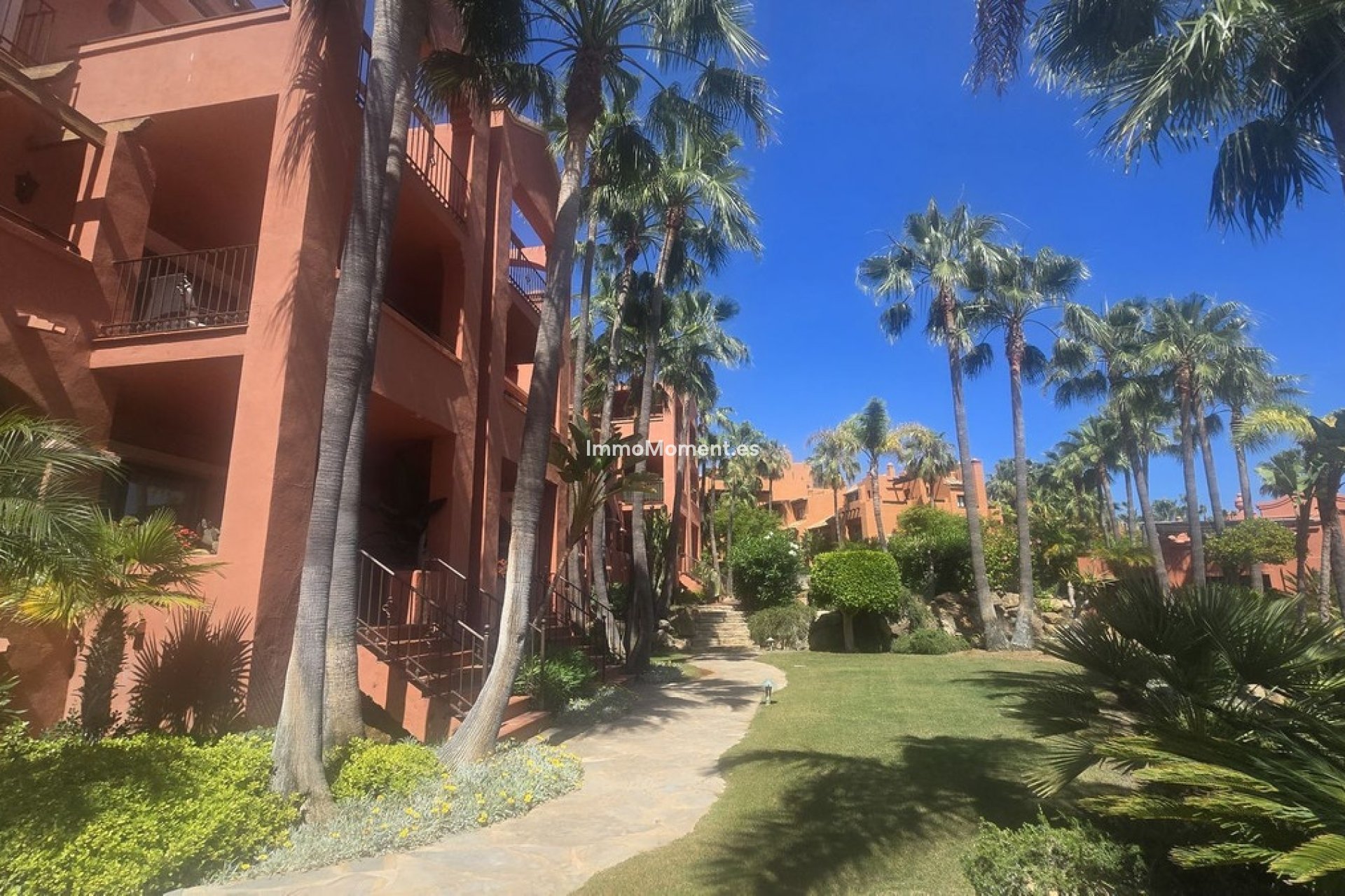 Resale - Apartment - Marbella - Puerto Banús