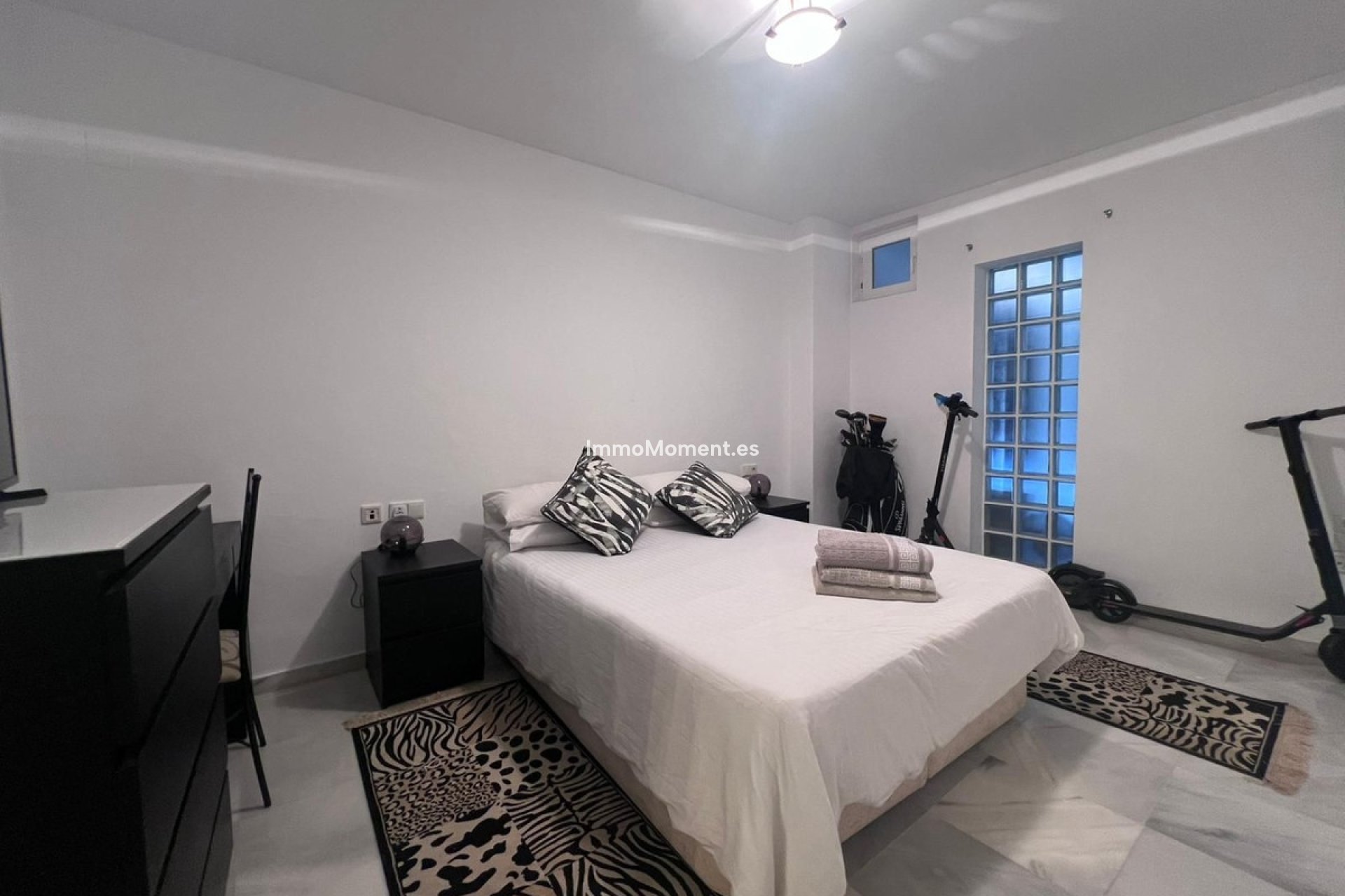 Resale - Apartment - Marbella - Puerto Banús