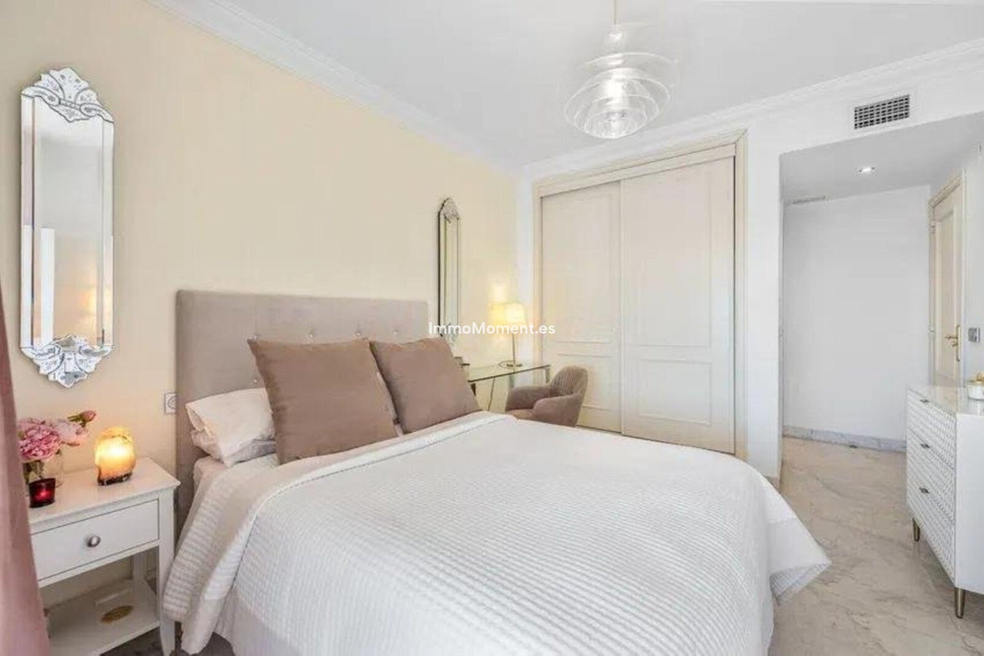 Resale - Apartment - Marbella - Puerto Banús