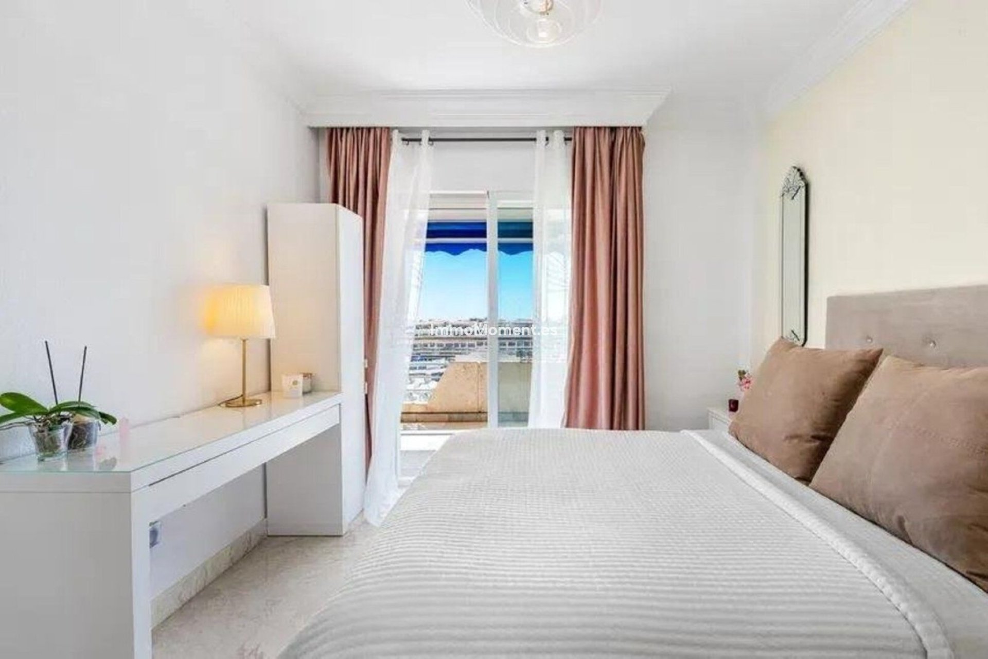 Resale - Apartment - Marbella - Puerto Banús