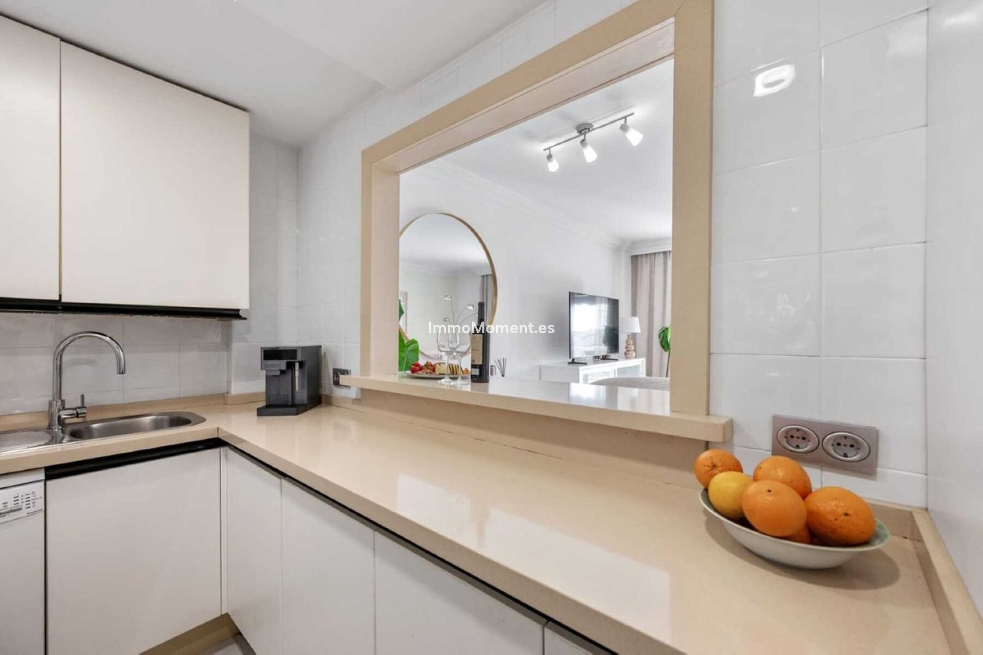 Resale - Apartment - Marbella - Puerto Banús