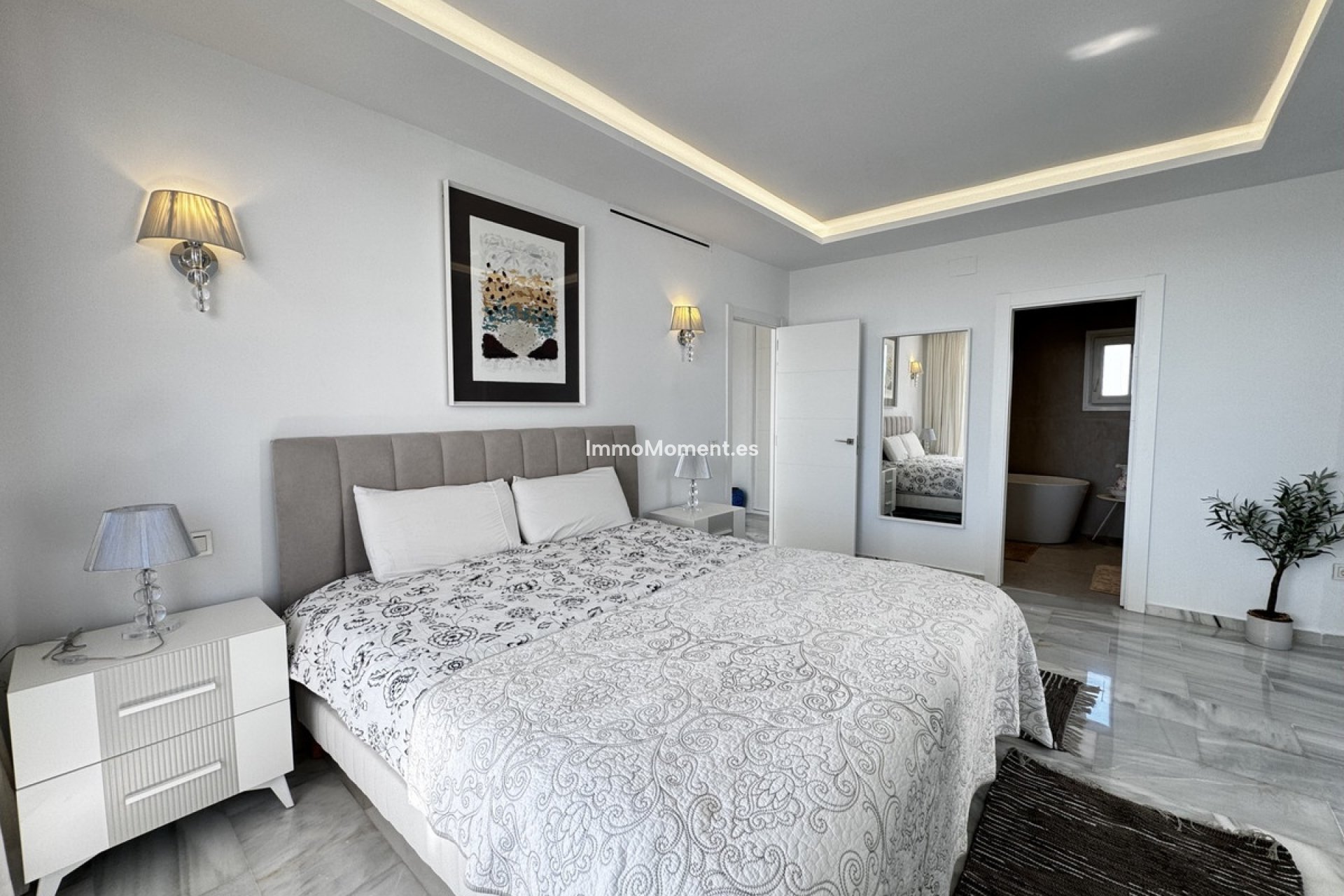 Resale - Apartment - Marbella - Puerto Banús
