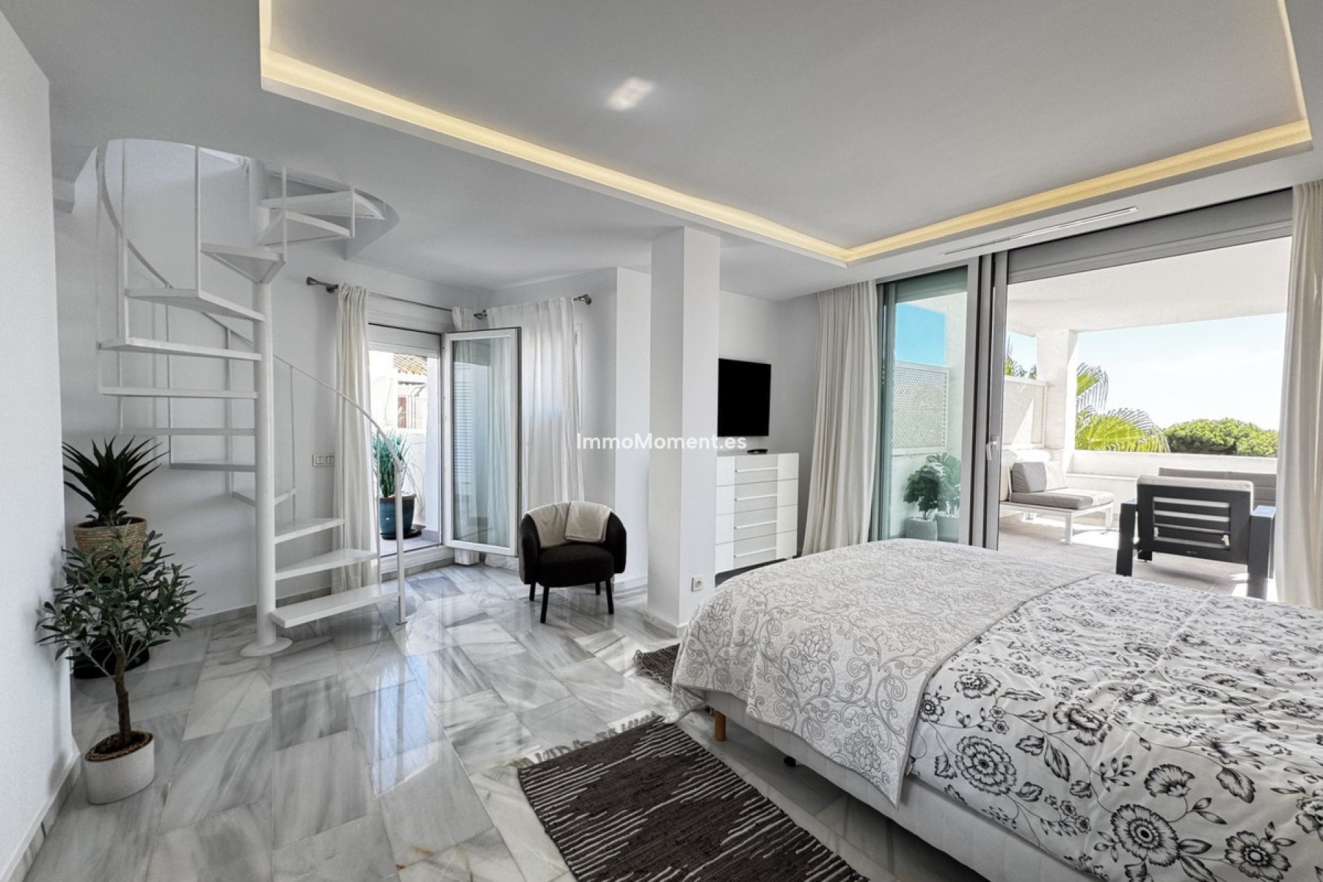 Resale - Apartment - Marbella - Puerto Banús