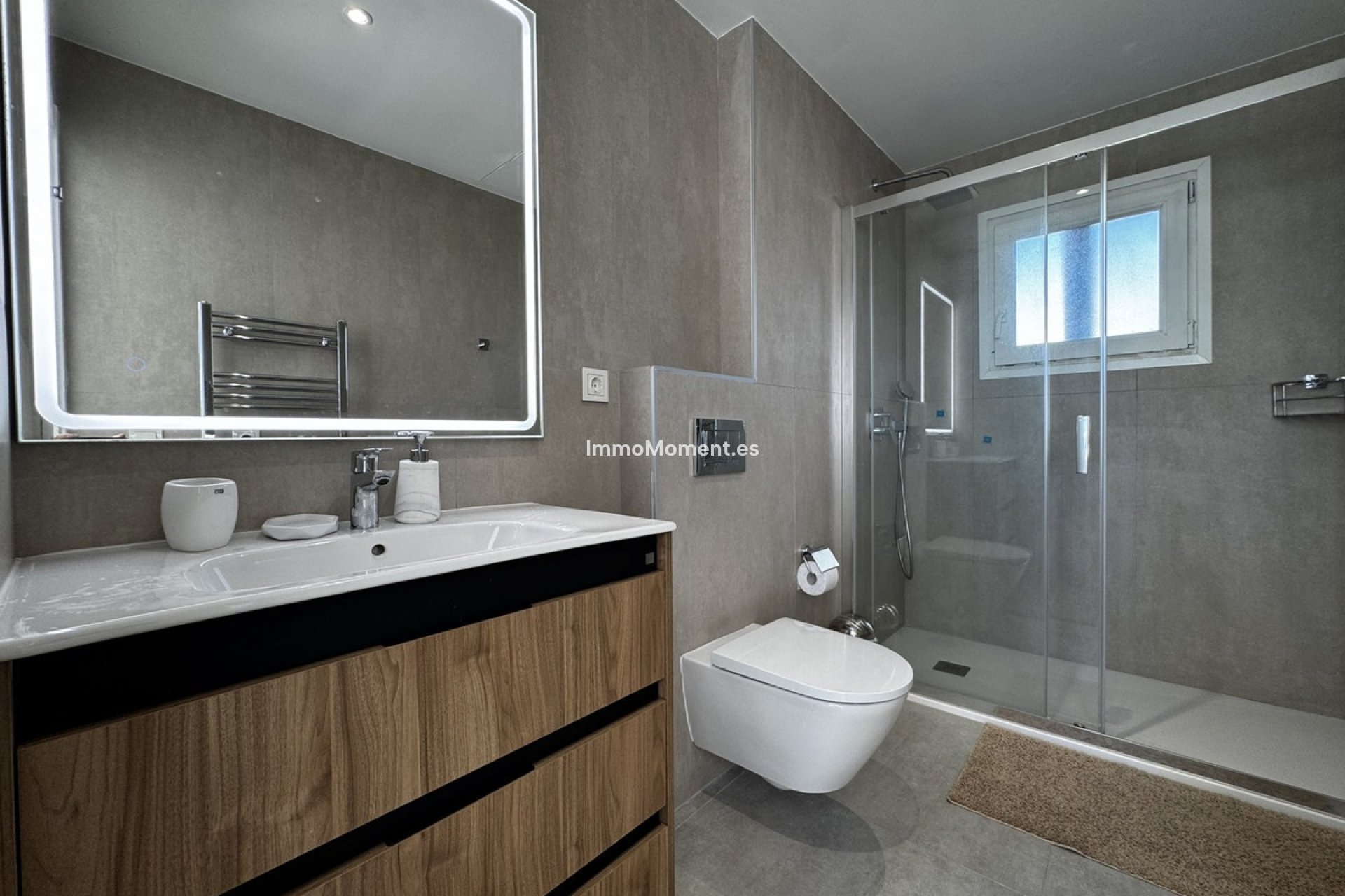 Resale - Apartment - Marbella - Puerto Banús