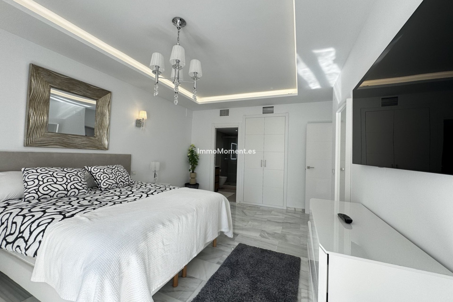Resale - Apartment - Marbella - Puerto Banús