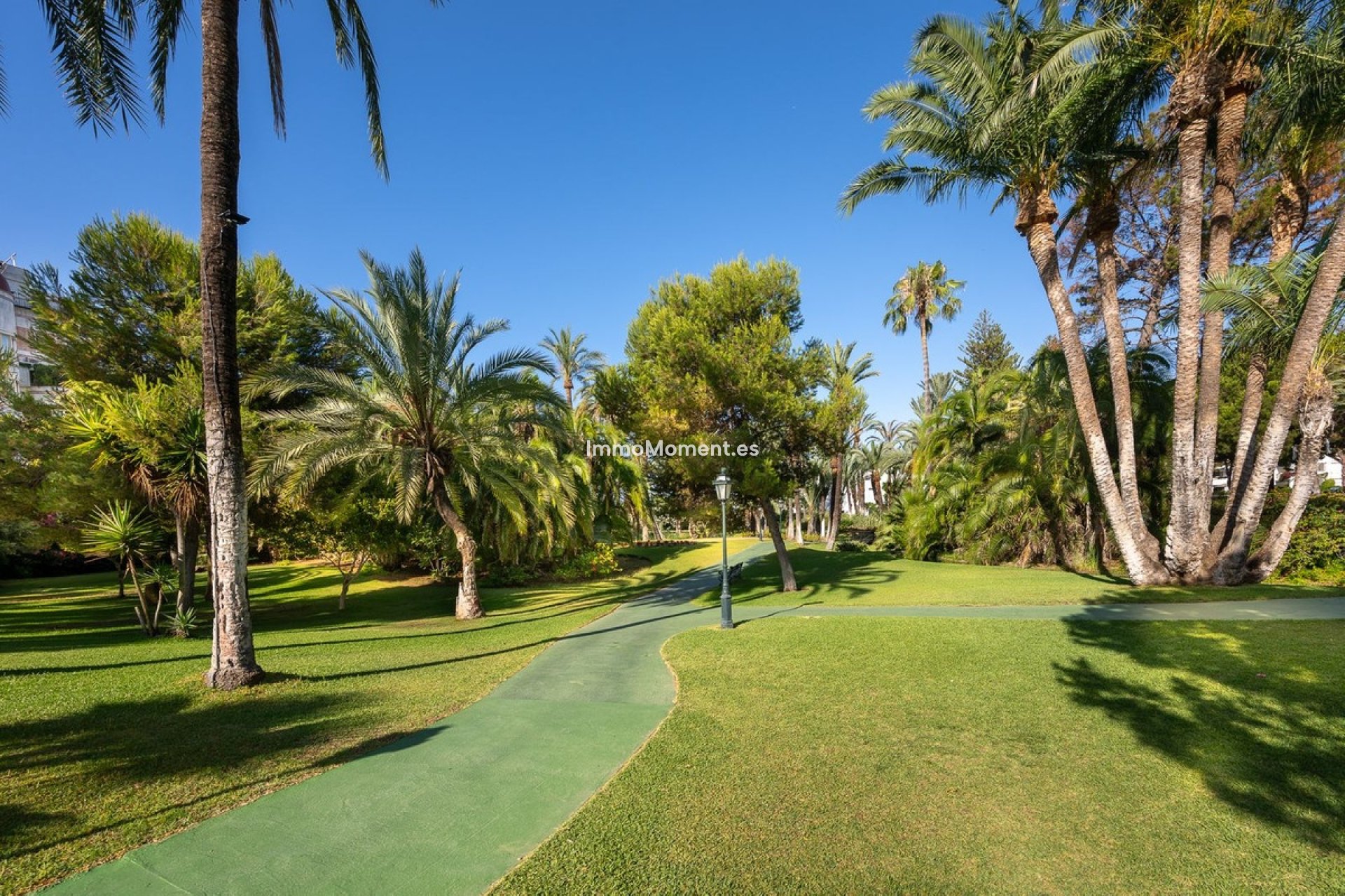 Resale - Apartment - Marbella - Puerto Banús