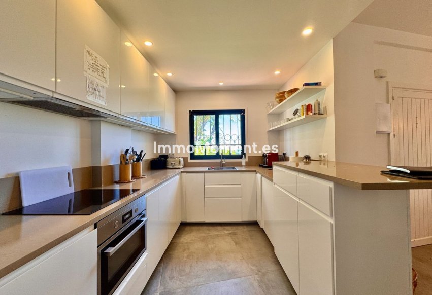 Resale - Apartment - Marbella - Puerto de Cabopino