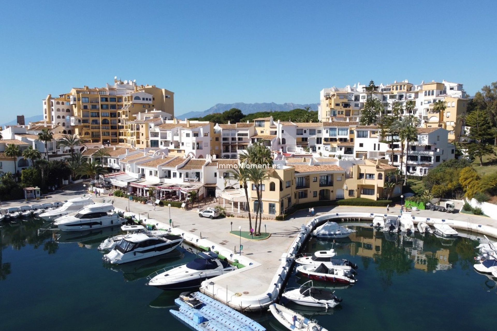 Resale - Apartment - Marbella - Puerto de Cabopino