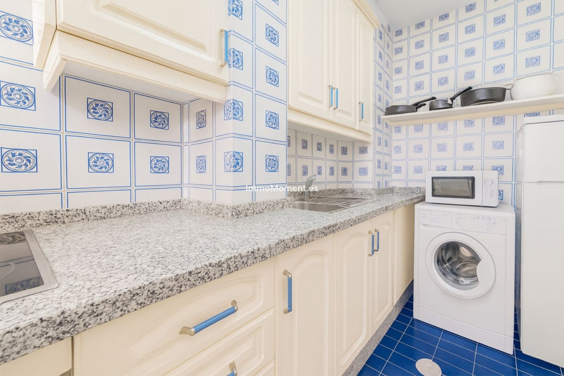 Resale - Apartment - Marbella - Puerto de Cabopino