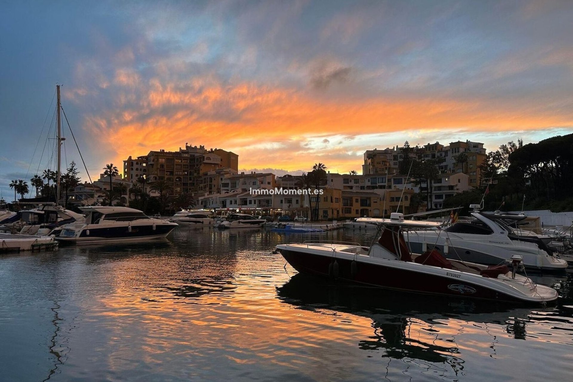 Resale - Apartment - Marbella - Puerto de Cabopino