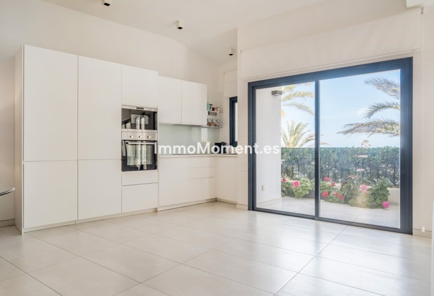 Resale - Apartment - Marbella - Puerto de Cabopino
