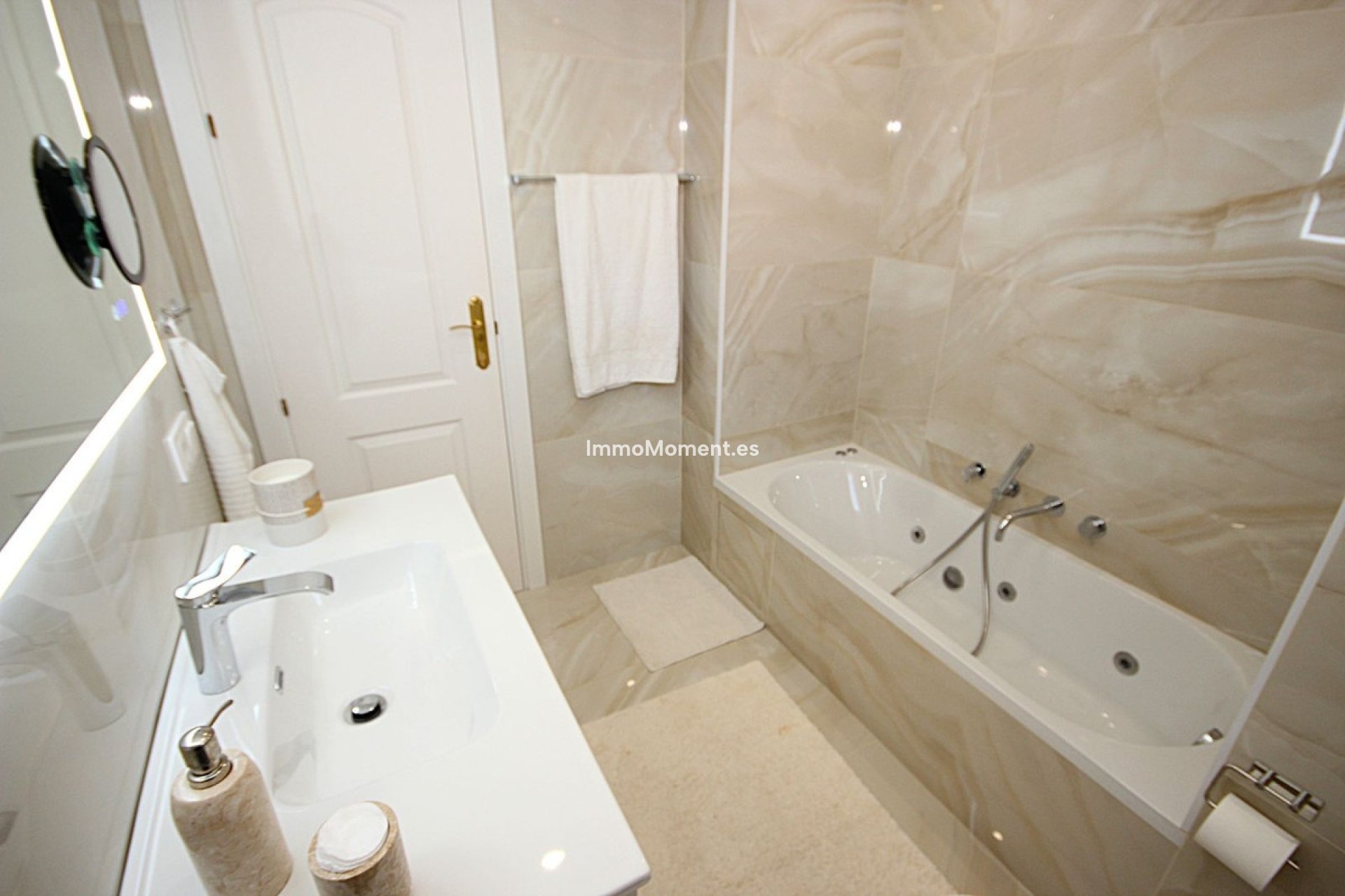 Resale - Apartment - Marbella - Reserva de Marbella