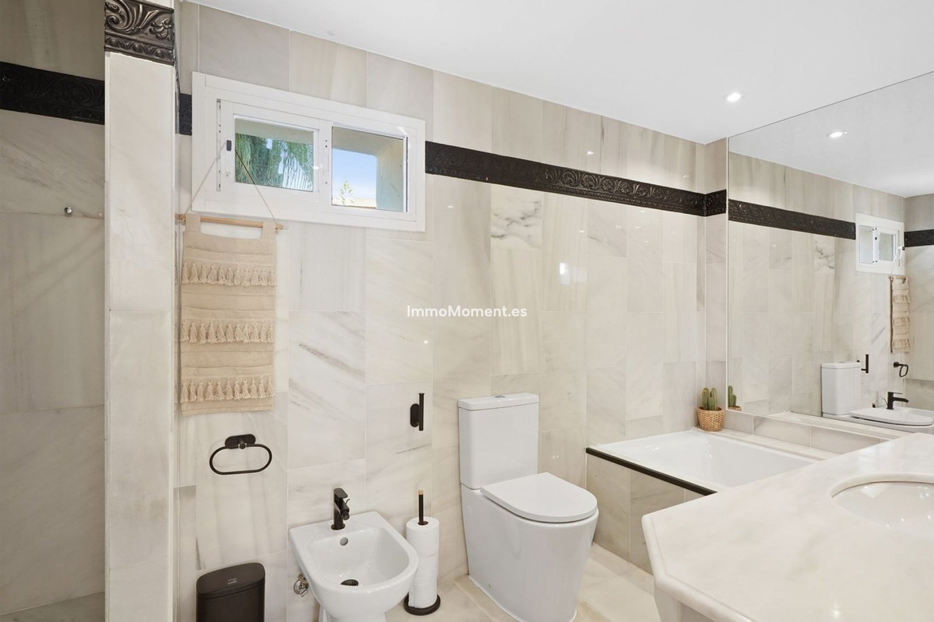 Resale - Apartment - Marbella - Reserva de Marbella