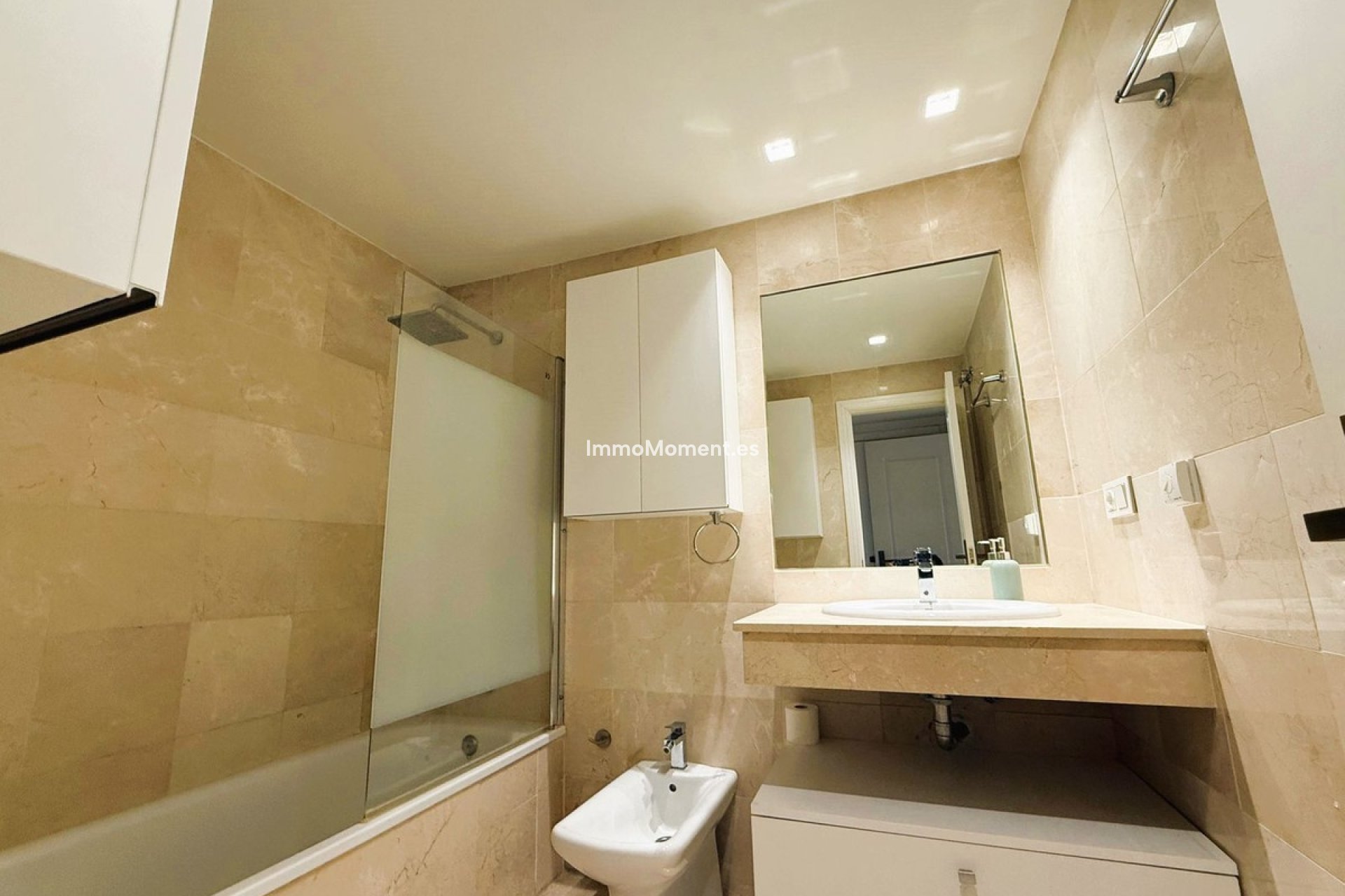 Resale - Apartment - Marbella - Río Real