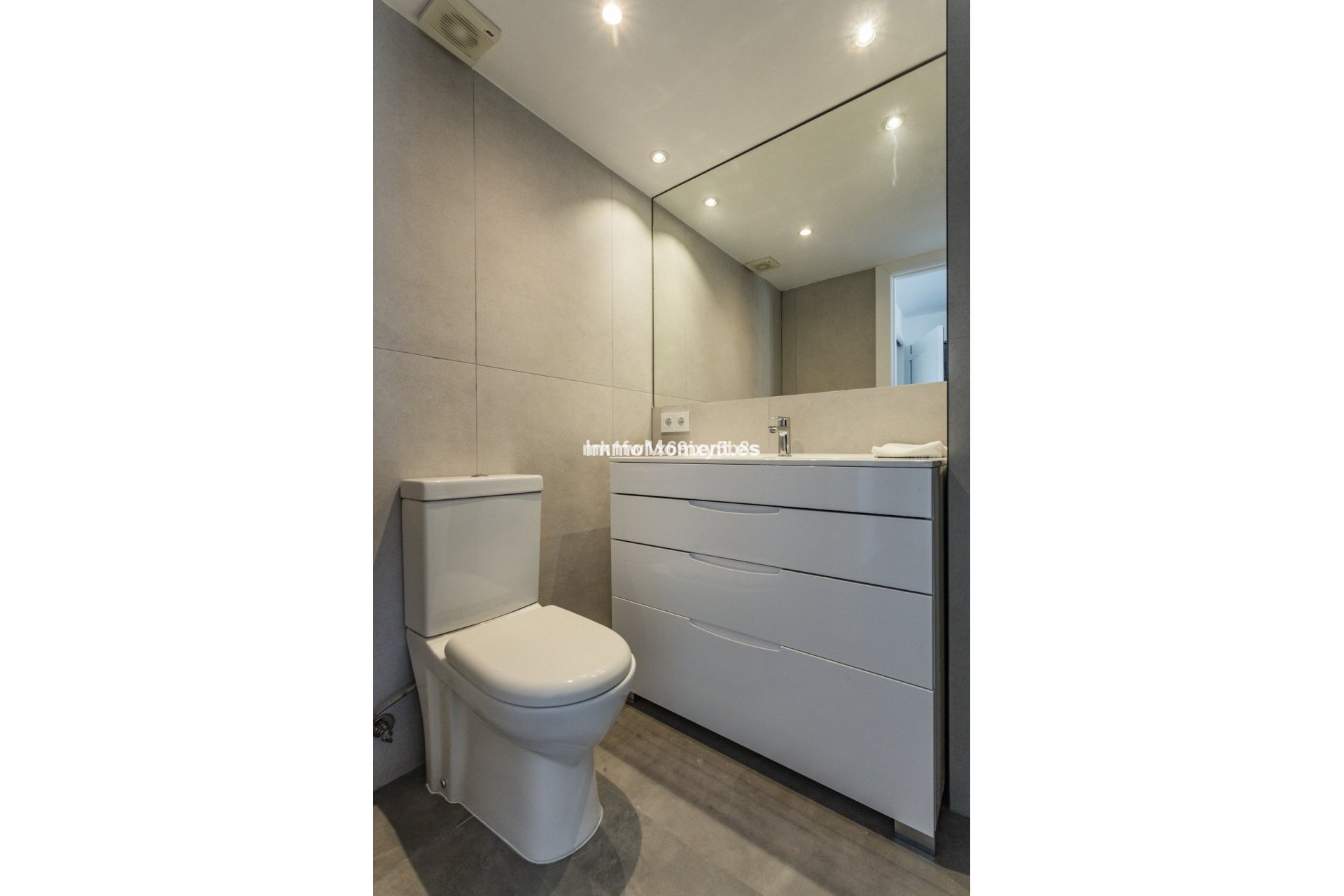 Resale - Apartment - Marbella - Río Real