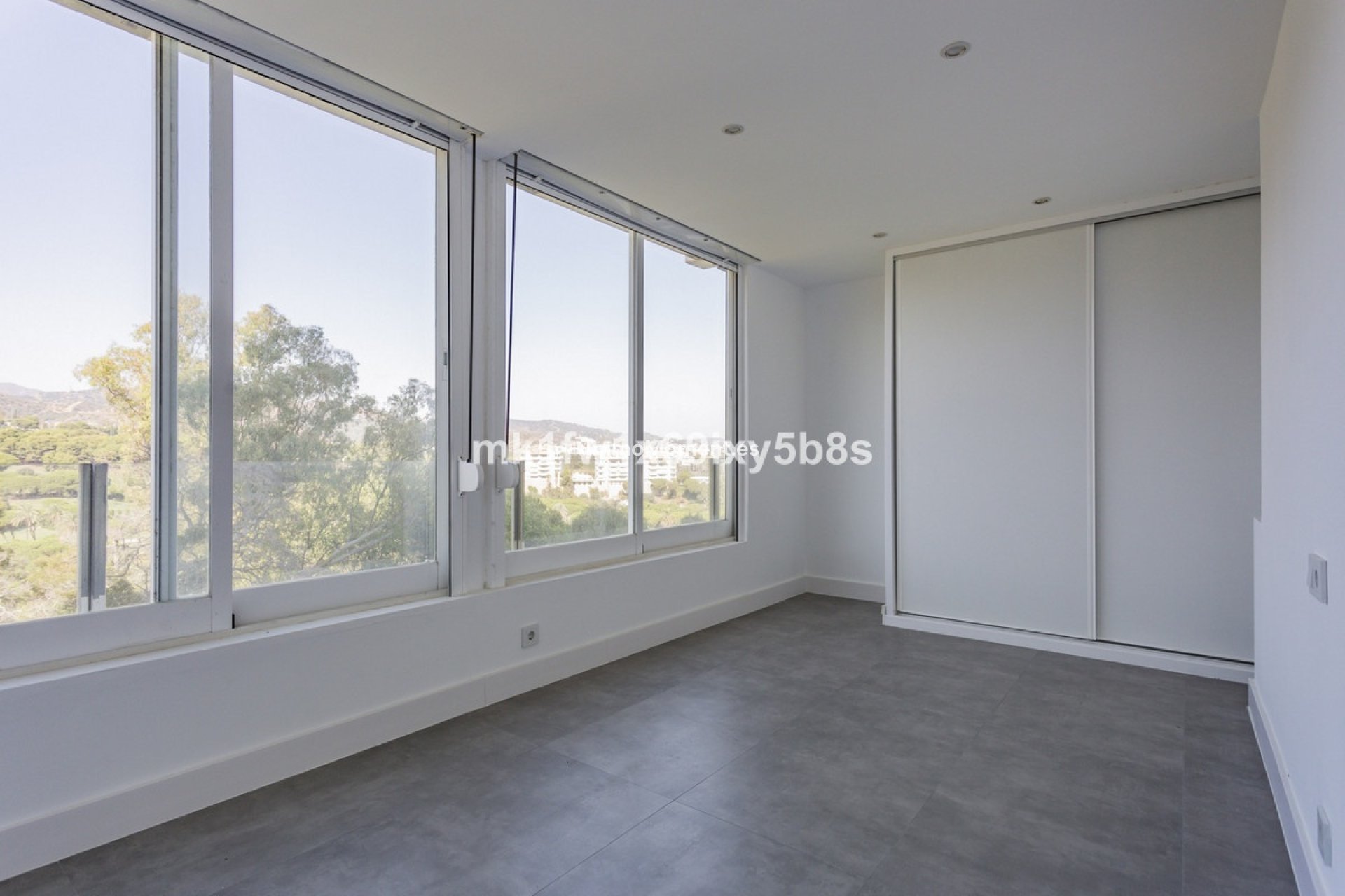 Resale - Apartment - Marbella - Río Real