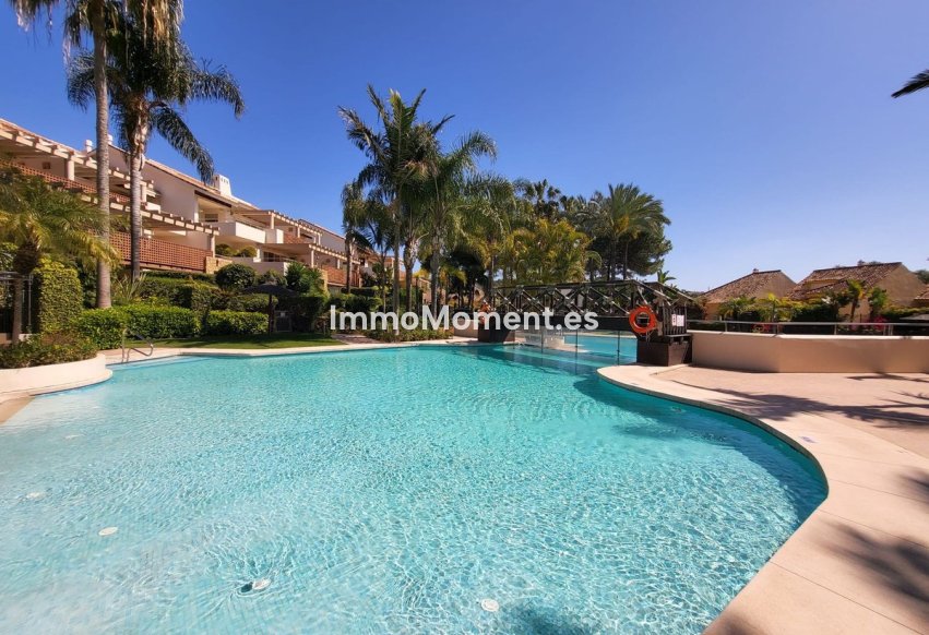 Resale - Apartment - Marbella - Río Real