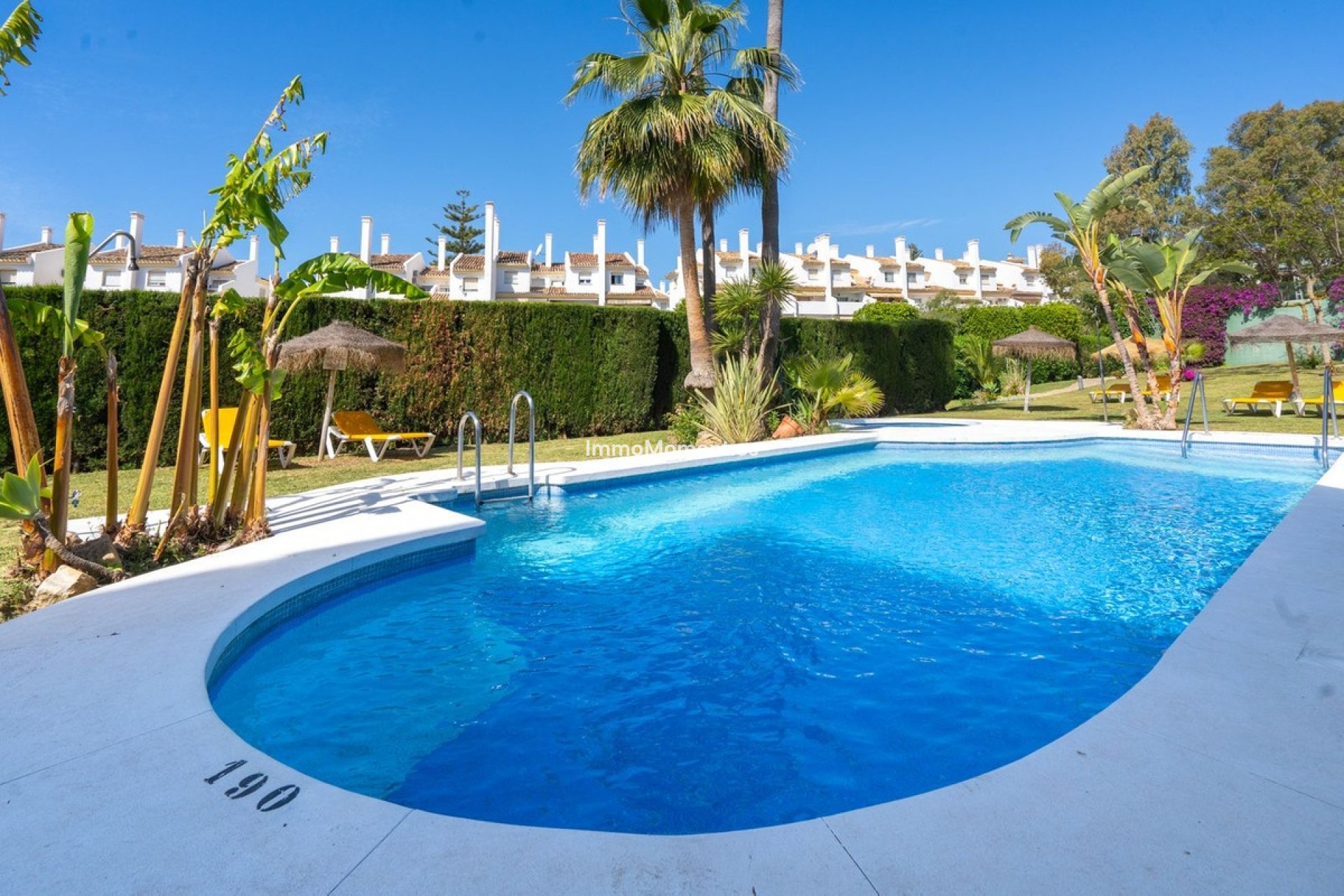 Resale - Apartment - Mijas Costa - Calahonda