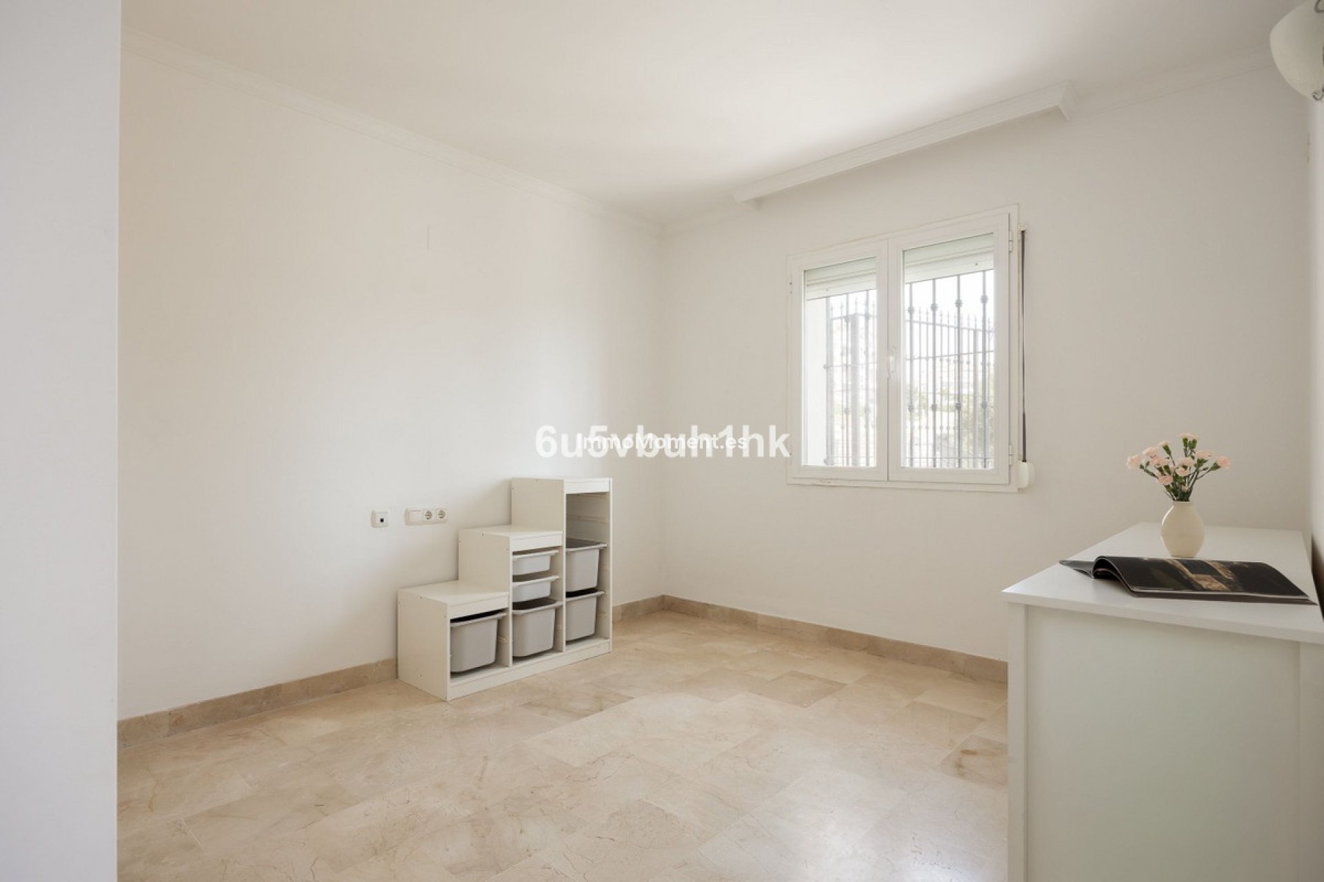Resale - Apartment - Mijas Costa - Calahonda