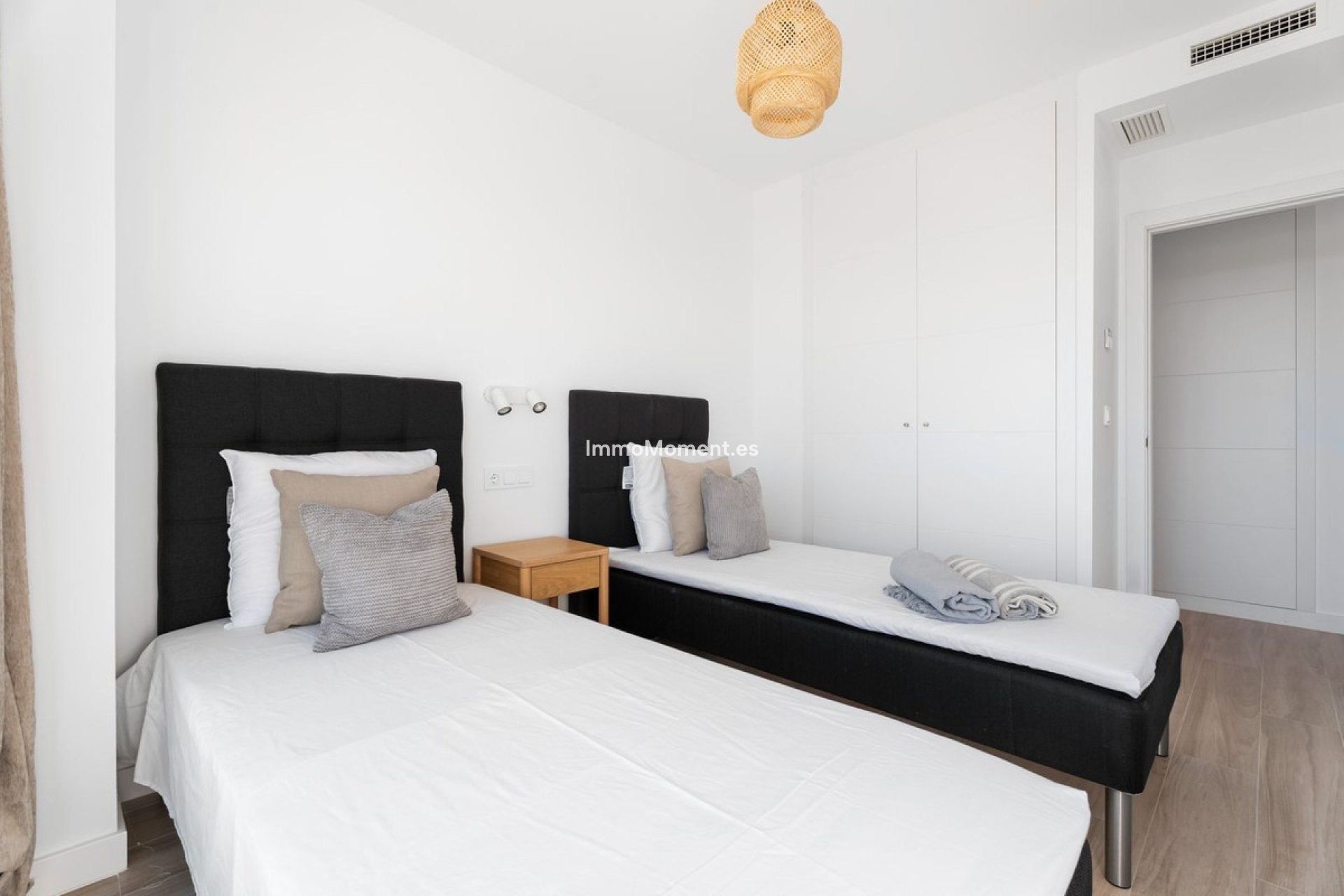 Resale - Apartment - Mijas Costa - La Cala de Mijas