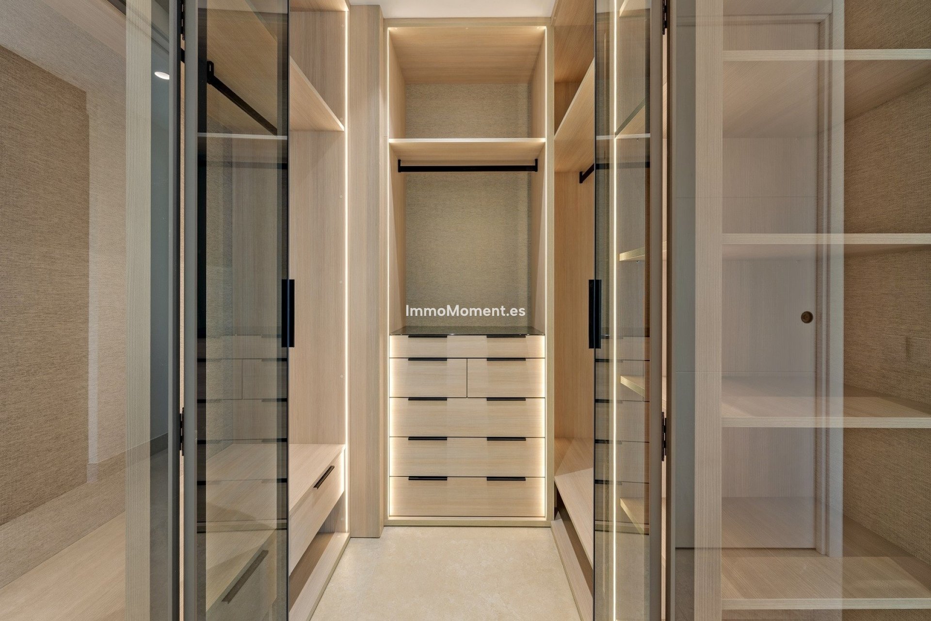 Resale - Apartment - New Golden Mile - Costalita