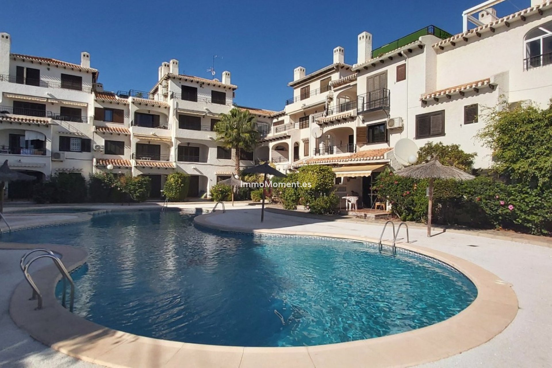 Resale - Apartment - Orihuela Costa - Cabo roig - La Zenia