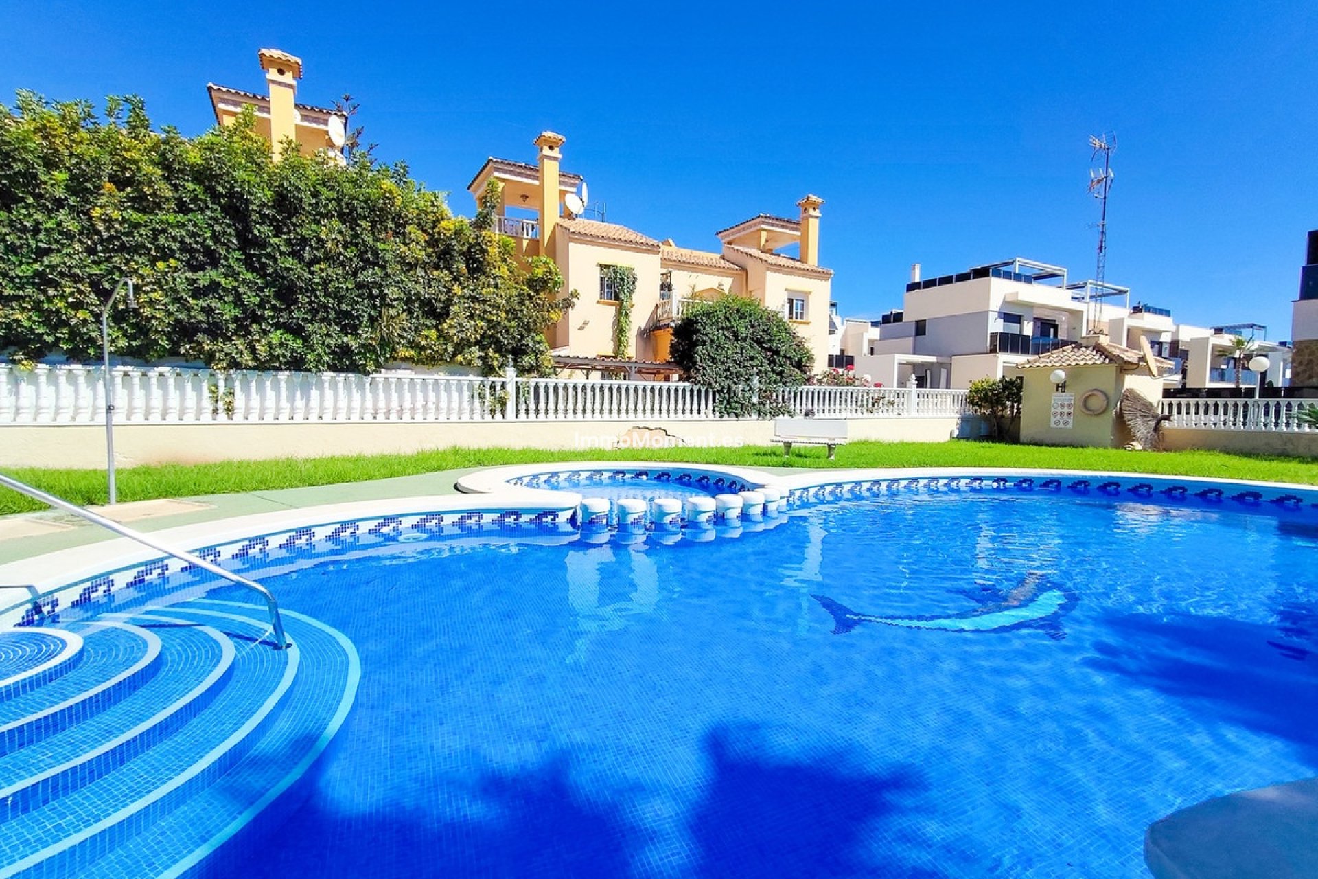 Resale - Apartment - Orihuela Costa - Cabo roig - La Zenia
