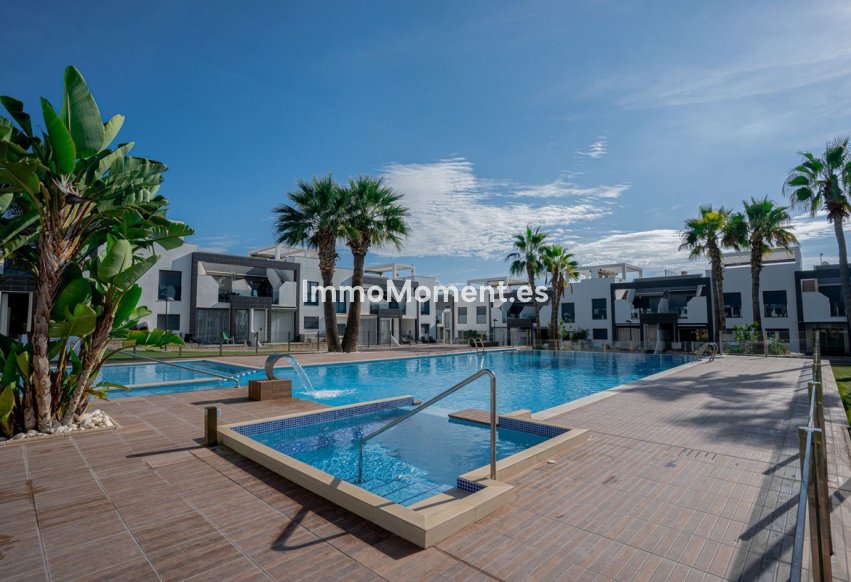 Resale - Apartment - Orihuela Costa - Cabo roig - La Zenia