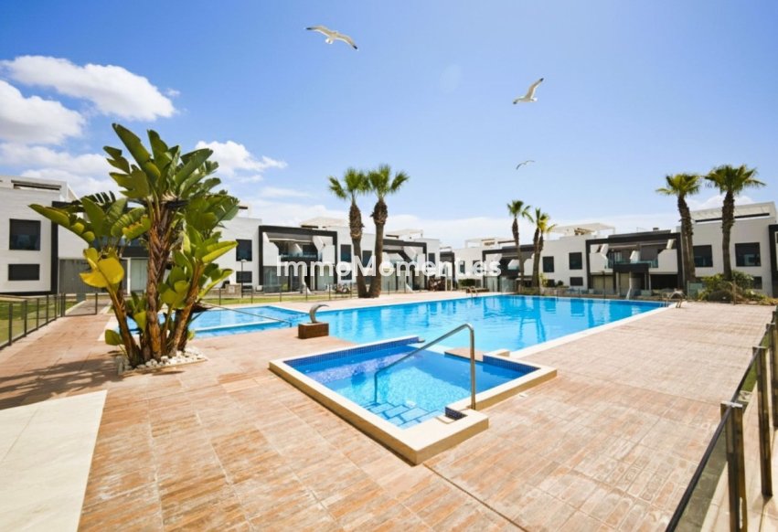 Resale - Apartment - Orihuela Costa - Cabo roig - La Zenia