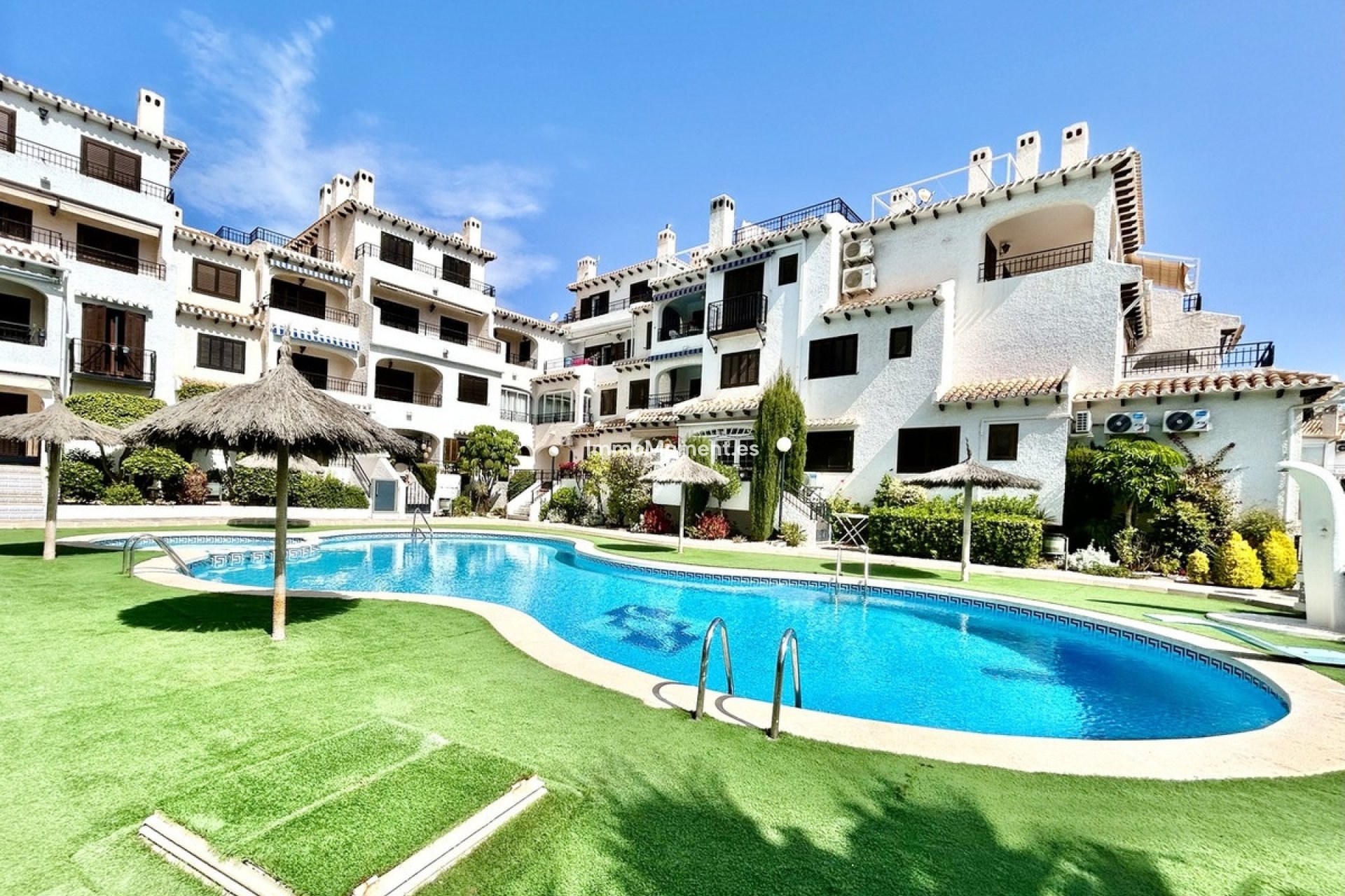 Resale - Apartment - Orihuela Costa - Cabo roig - La Zenia