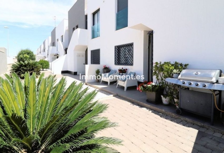 Resale - Apartment - Orihuela Costa - Cabo roig - La Zenia